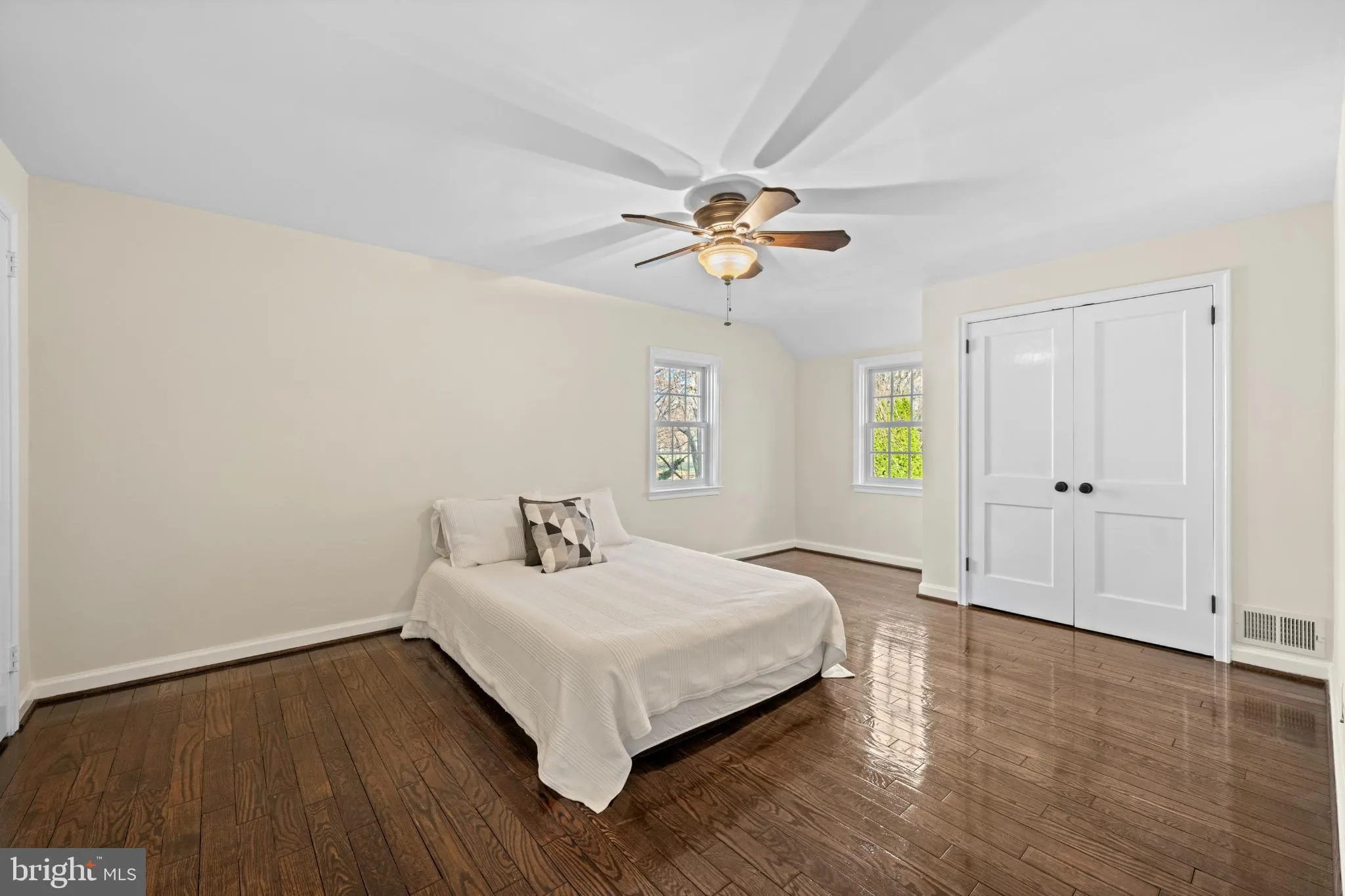 Ardmore, Pennsylvania 19003, United States, 4 Bedrooms Bedrooms, ,4 BathroomsBathrooms,Residential,Contingent,251056