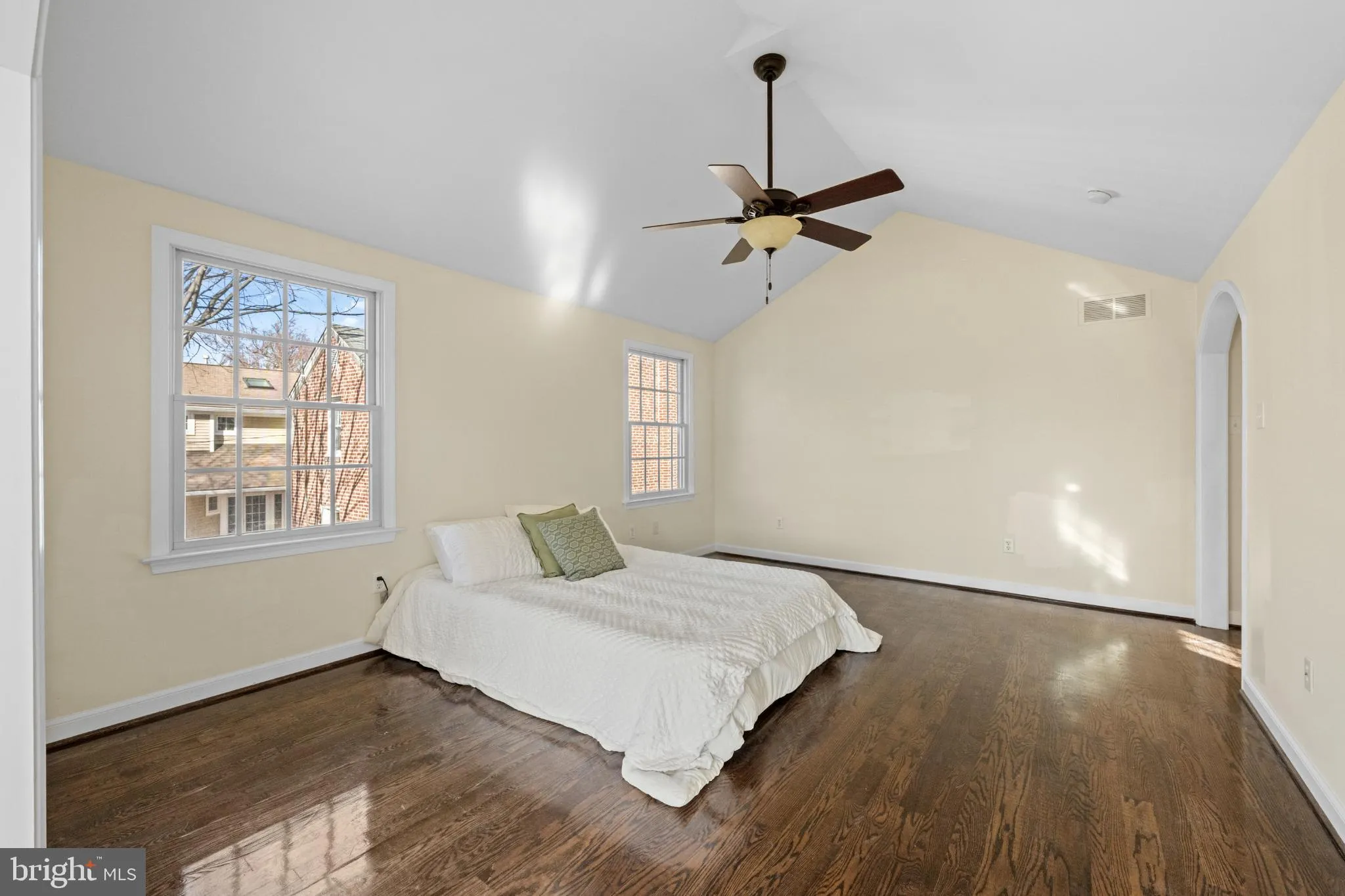 Ardmore, Pennsylvania 19003, United States, 4 Bedrooms Bedrooms, ,4 BathroomsBathrooms,Residential,Contingent,251056