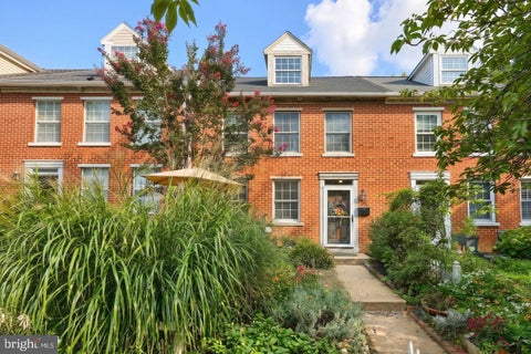 Townhouse For Sale - 341 W Newton Avenue<br/> New York, PA 17401