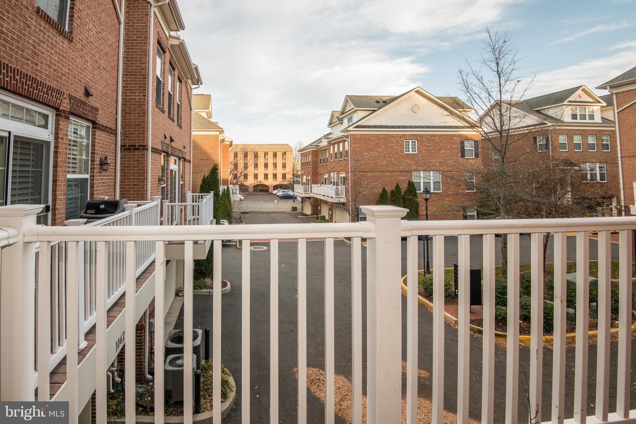 MADISON MEWS - Residential