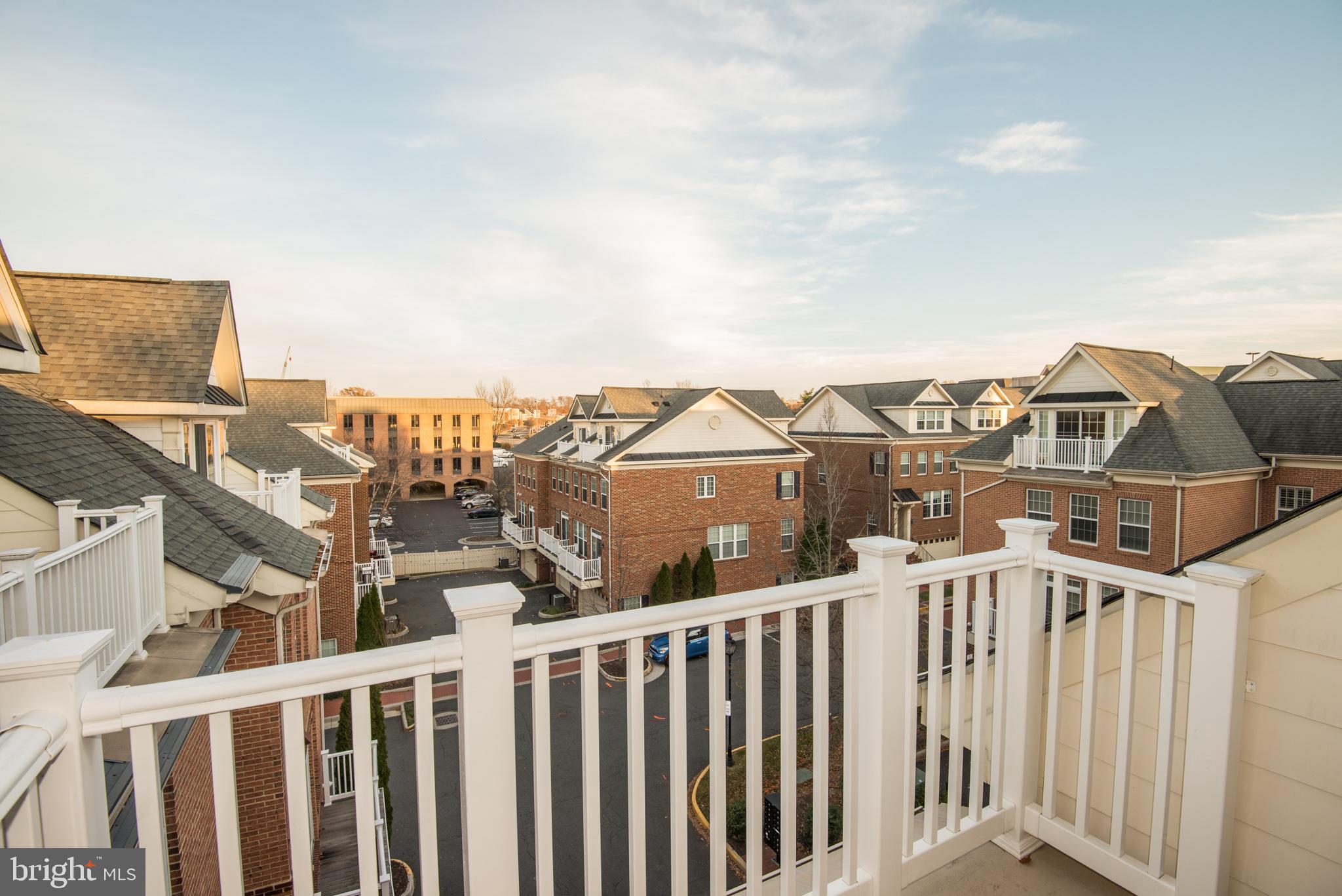 MADISON MEWS - Residential