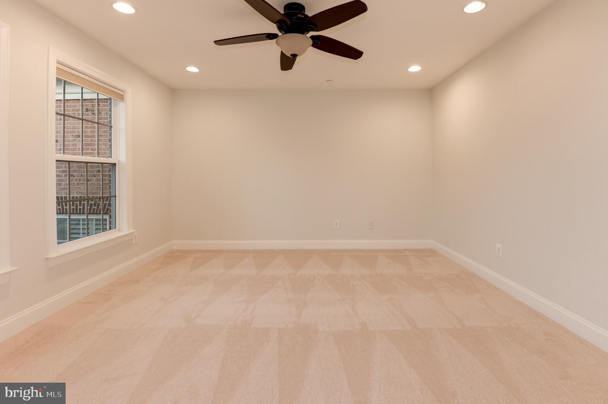 MADISON MEWS - Residential