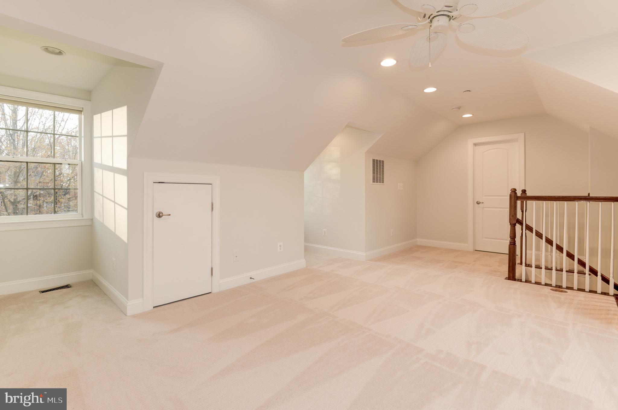 MADISON MEWS - Residential