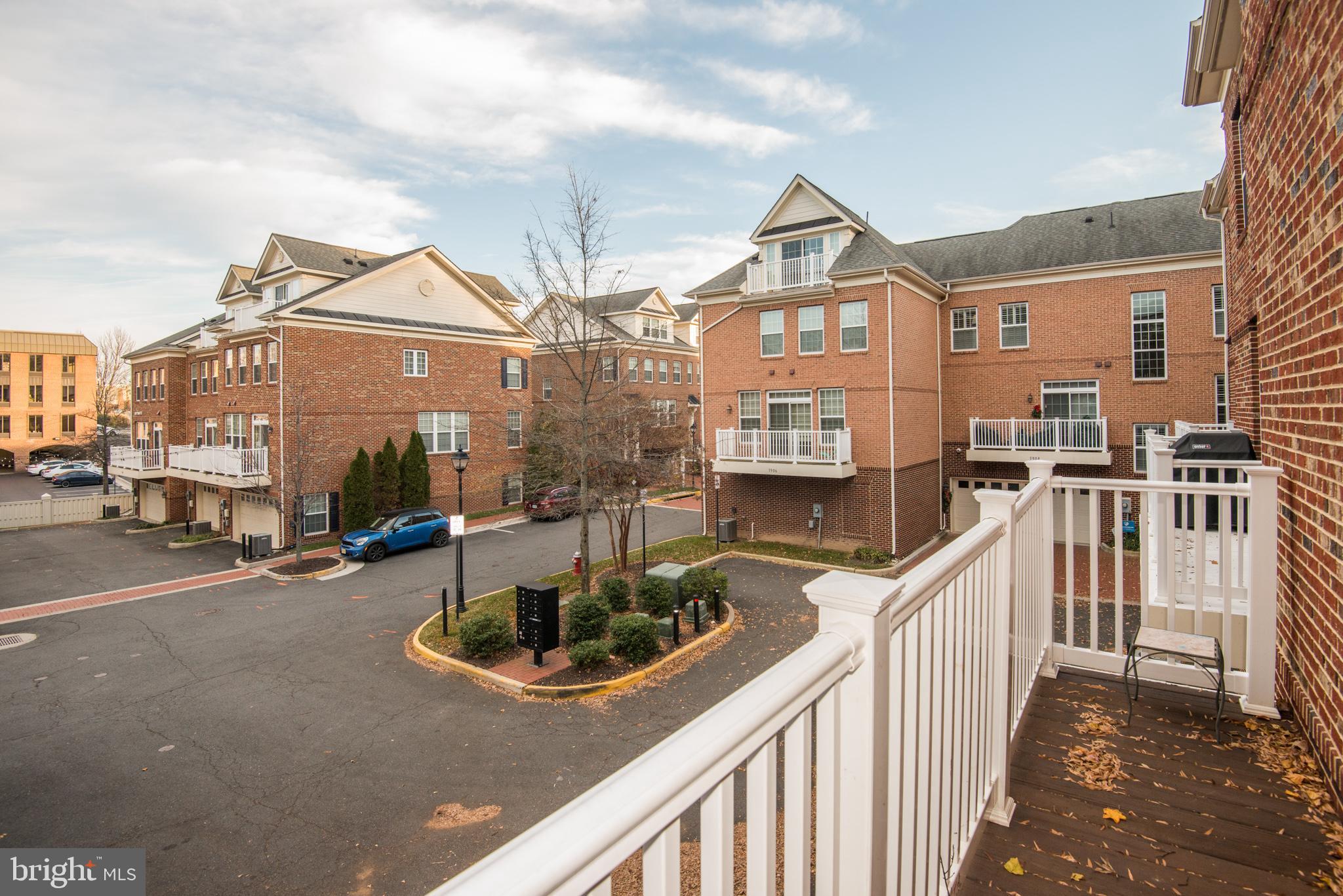 MADISON MEWS - Residential