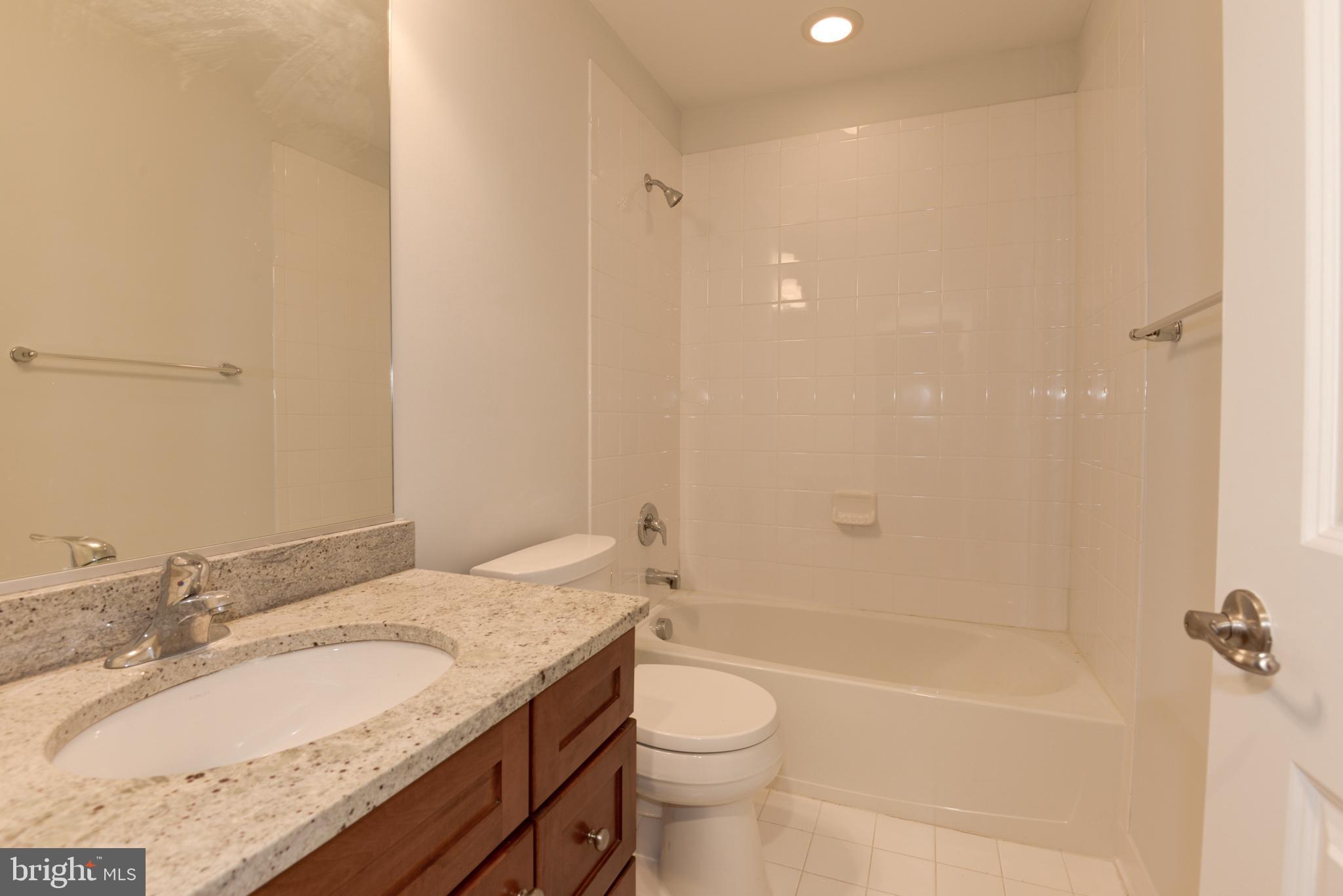 MADISON MEWS - Residential