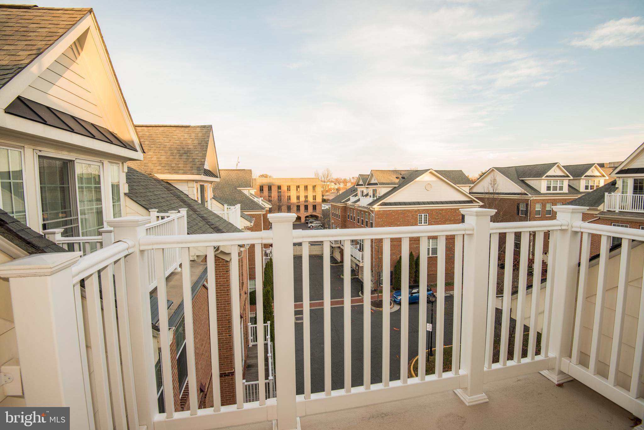 MADISON MEWS - Residential