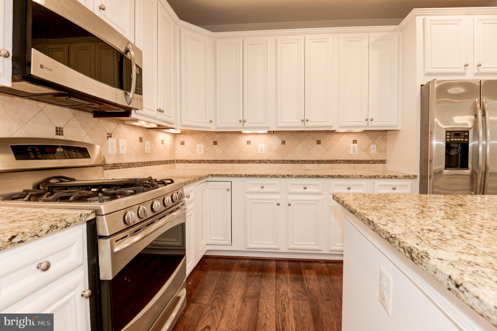 MADISON MEWS - Residential