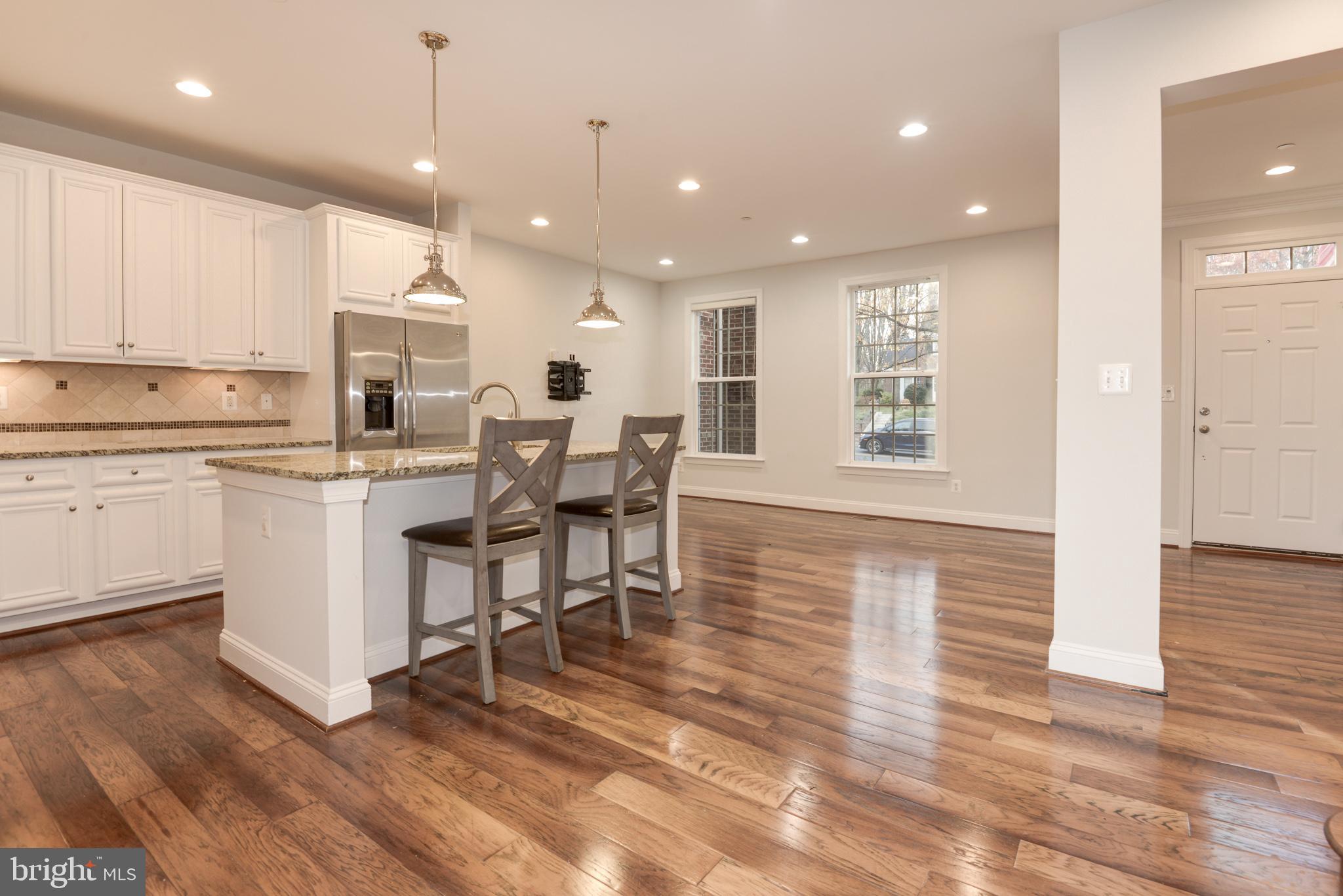 MADISON MEWS - Residential