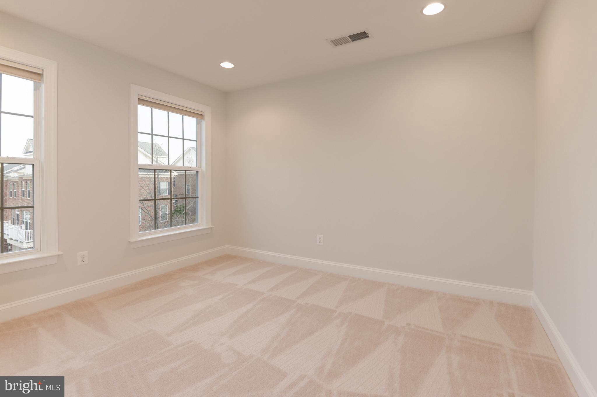 MADISON MEWS - Residential