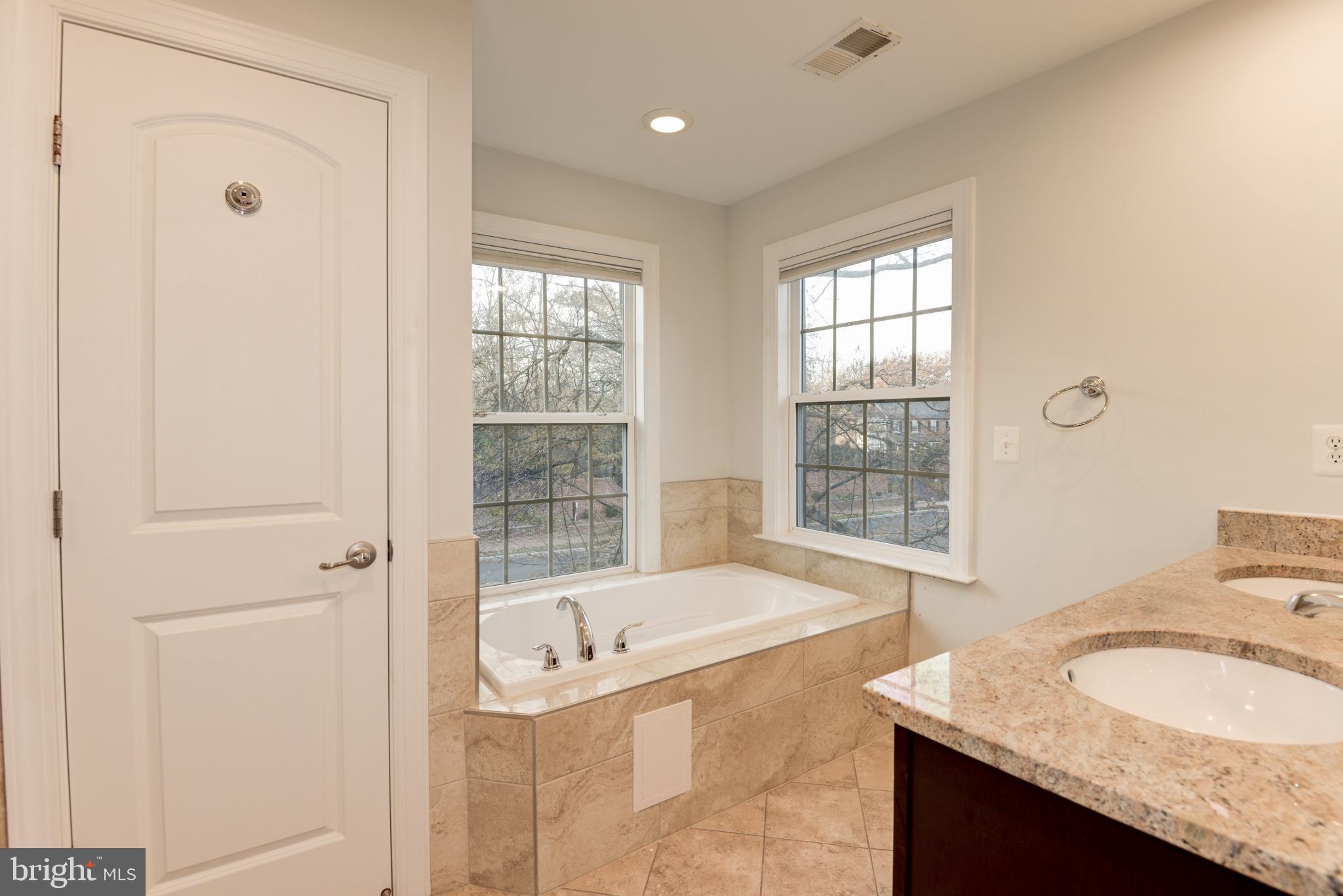 MADISON MEWS - Residential