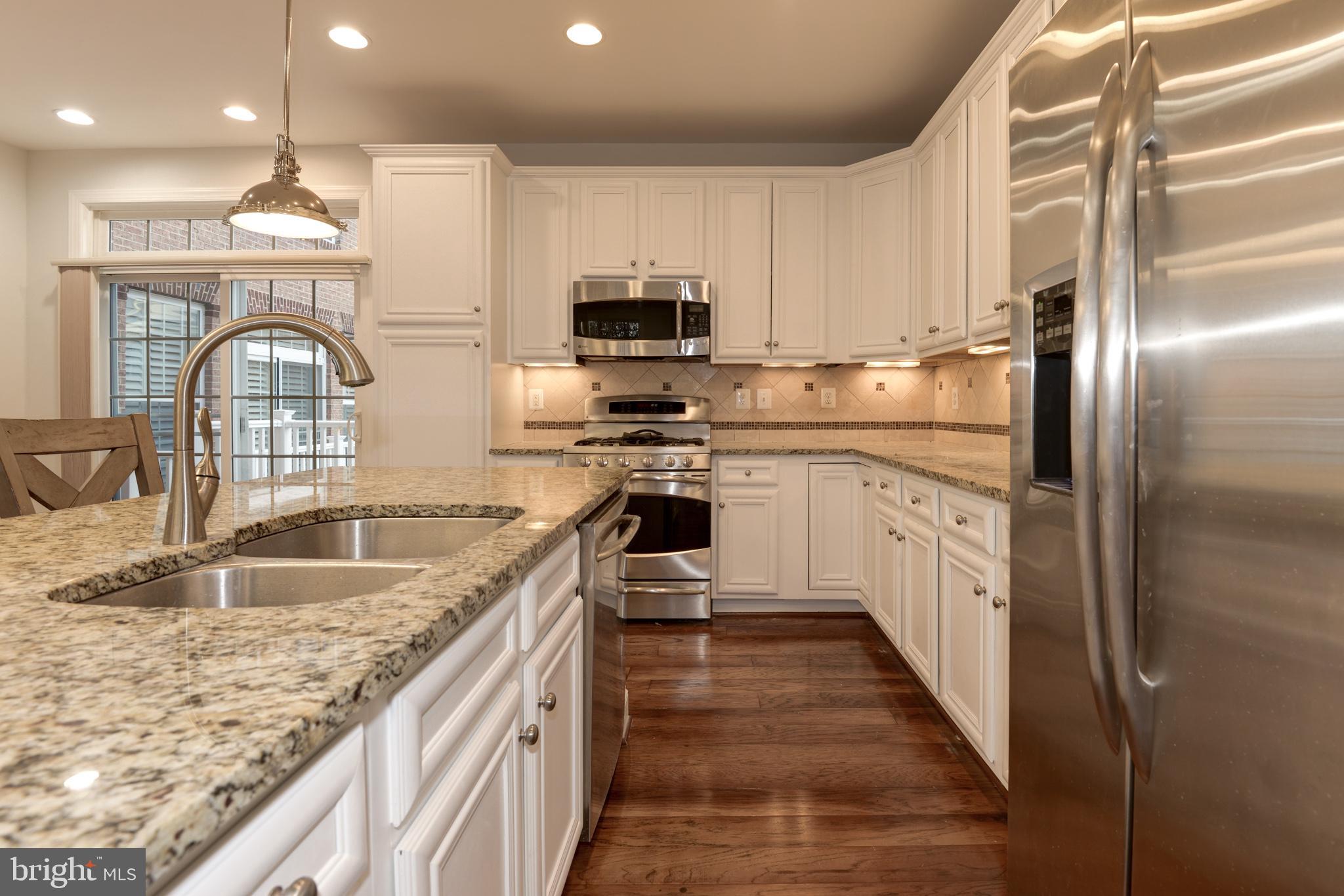 MADISON MEWS - Residential