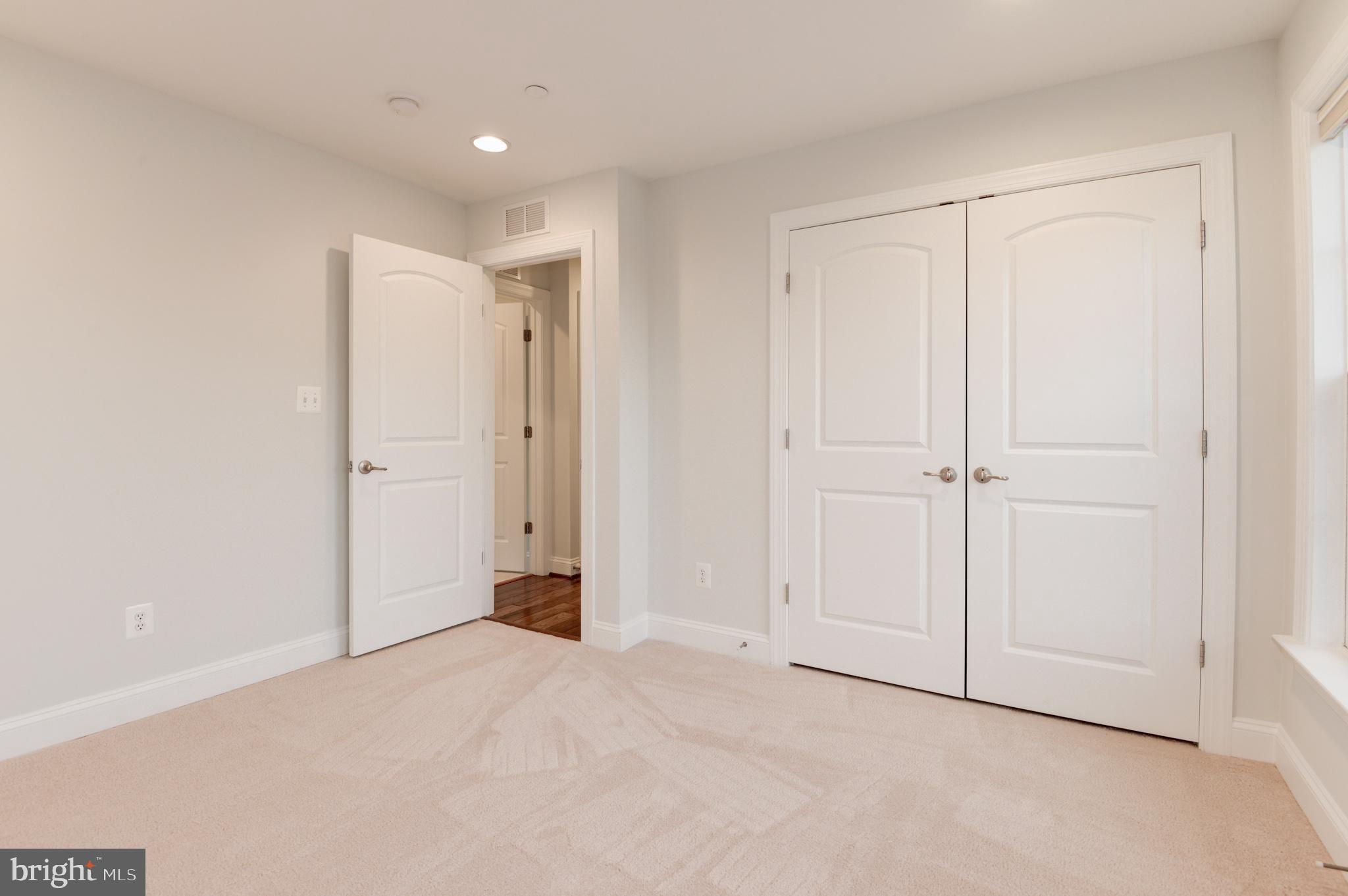 MADISON MEWS - Residential