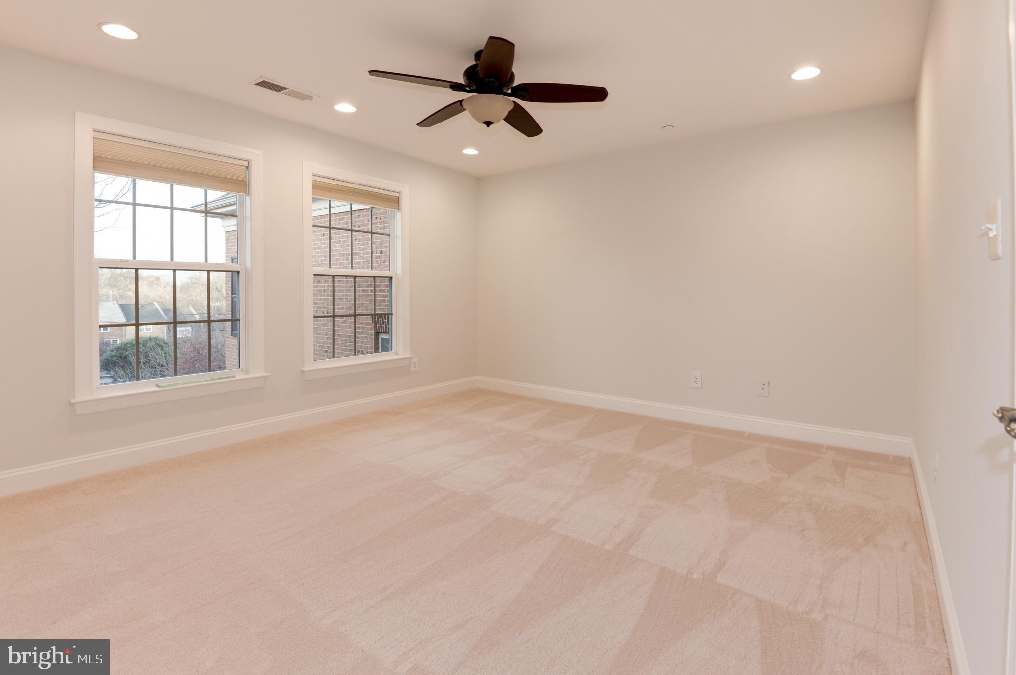 MADISON MEWS - Residential