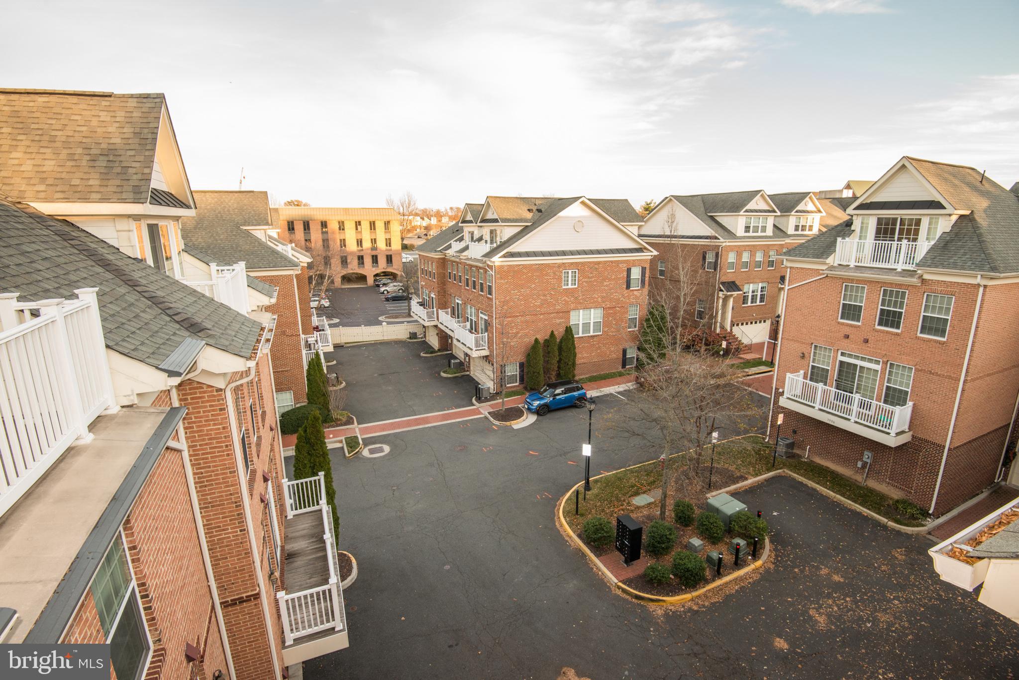 MADISON MEWS - Residential