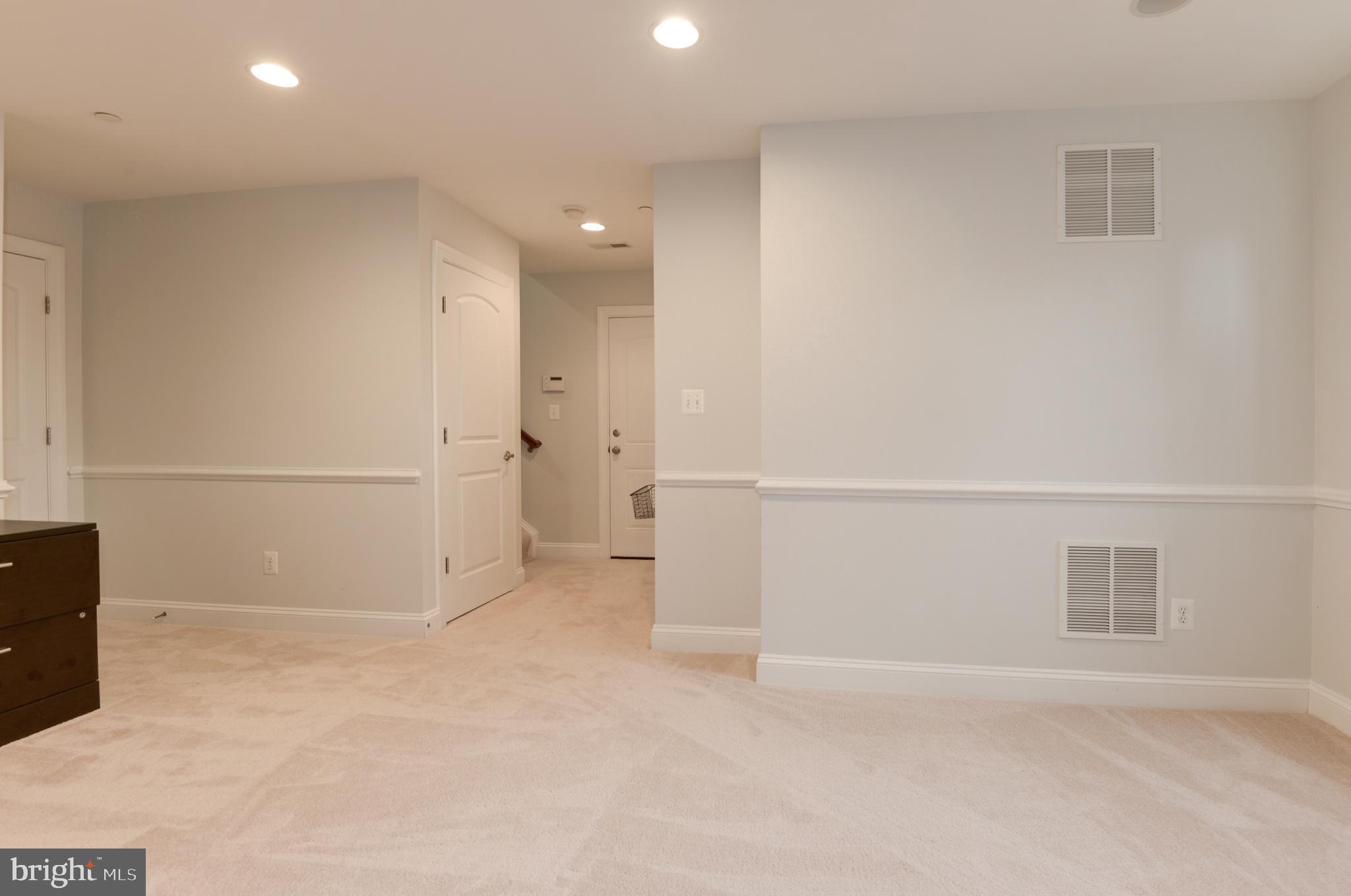 MADISON MEWS - Residential