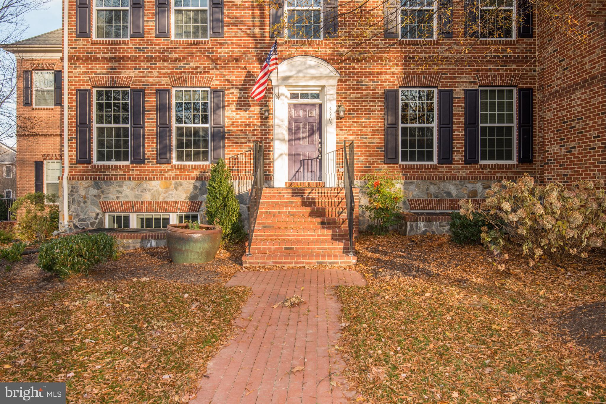 MADISON MEWS - Residential