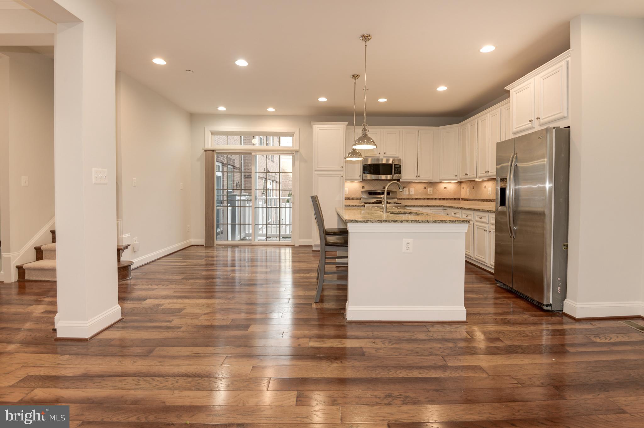 MADISON MEWS - Residential