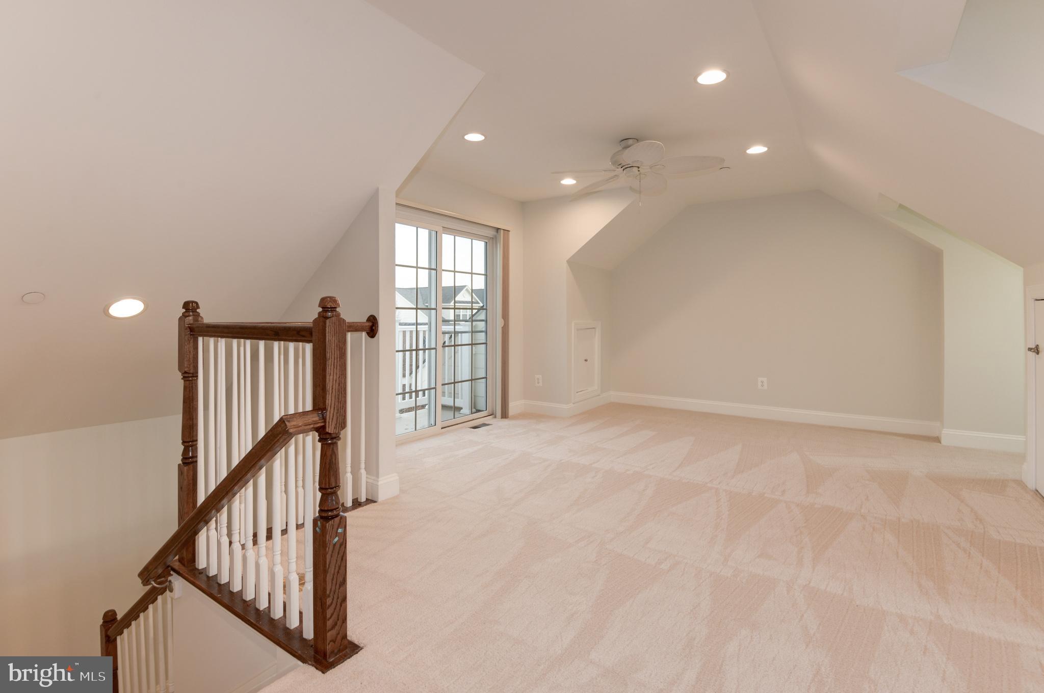 MADISON MEWS - Residential