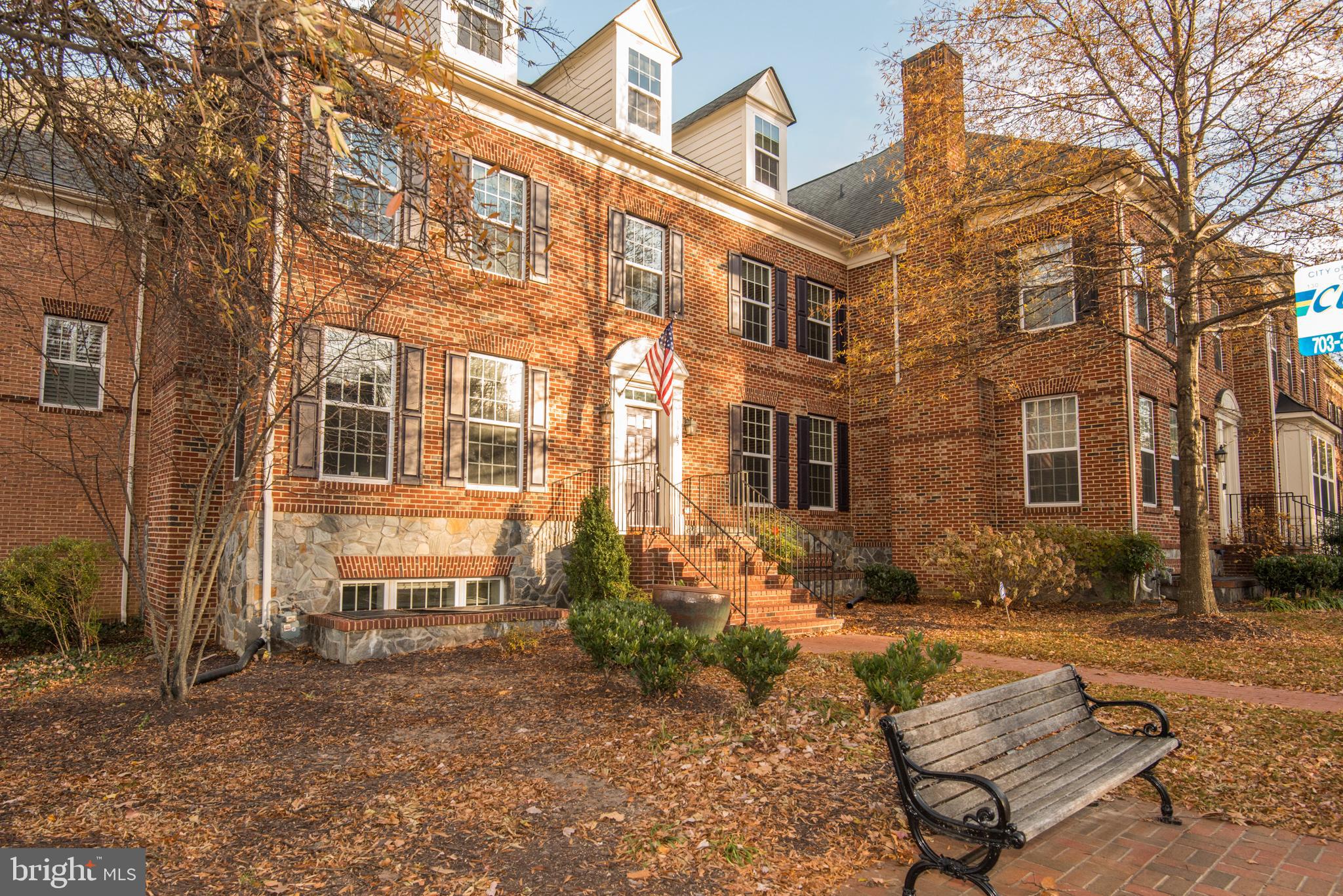 MADISON MEWS - Residential