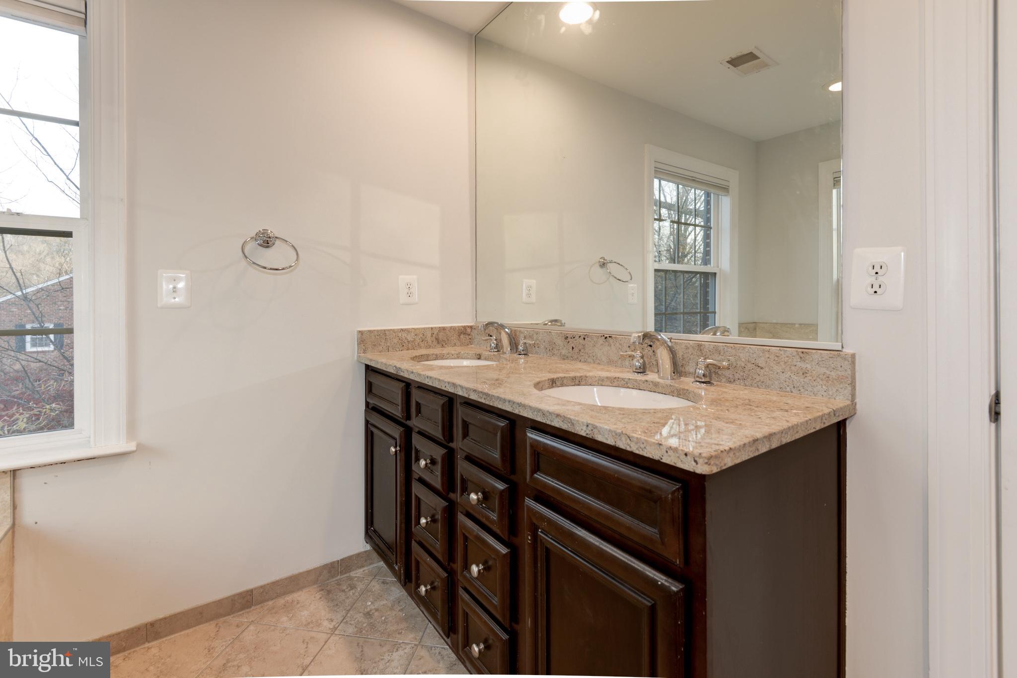 MADISON MEWS - Residential