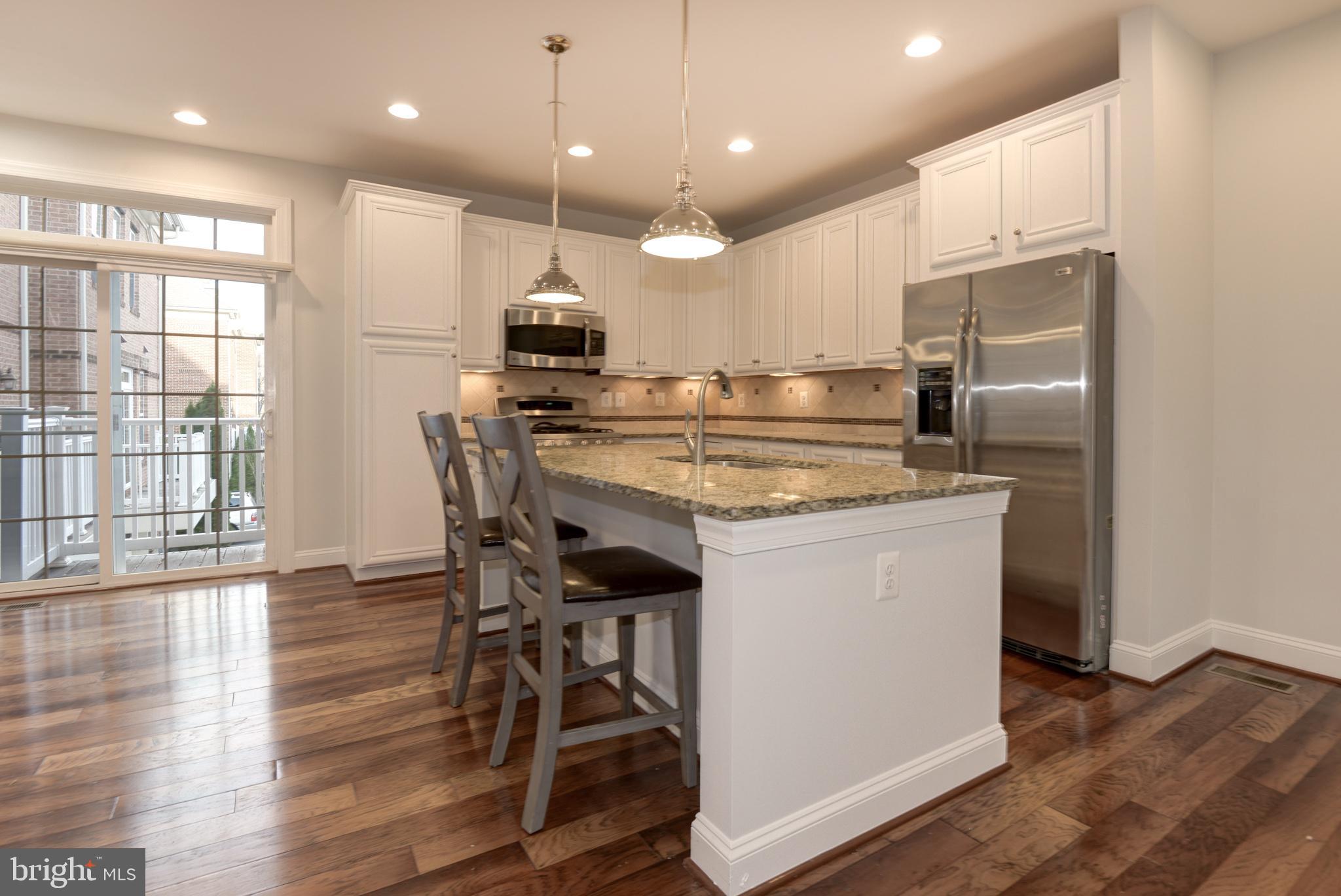 MADISON MEWS - Residential