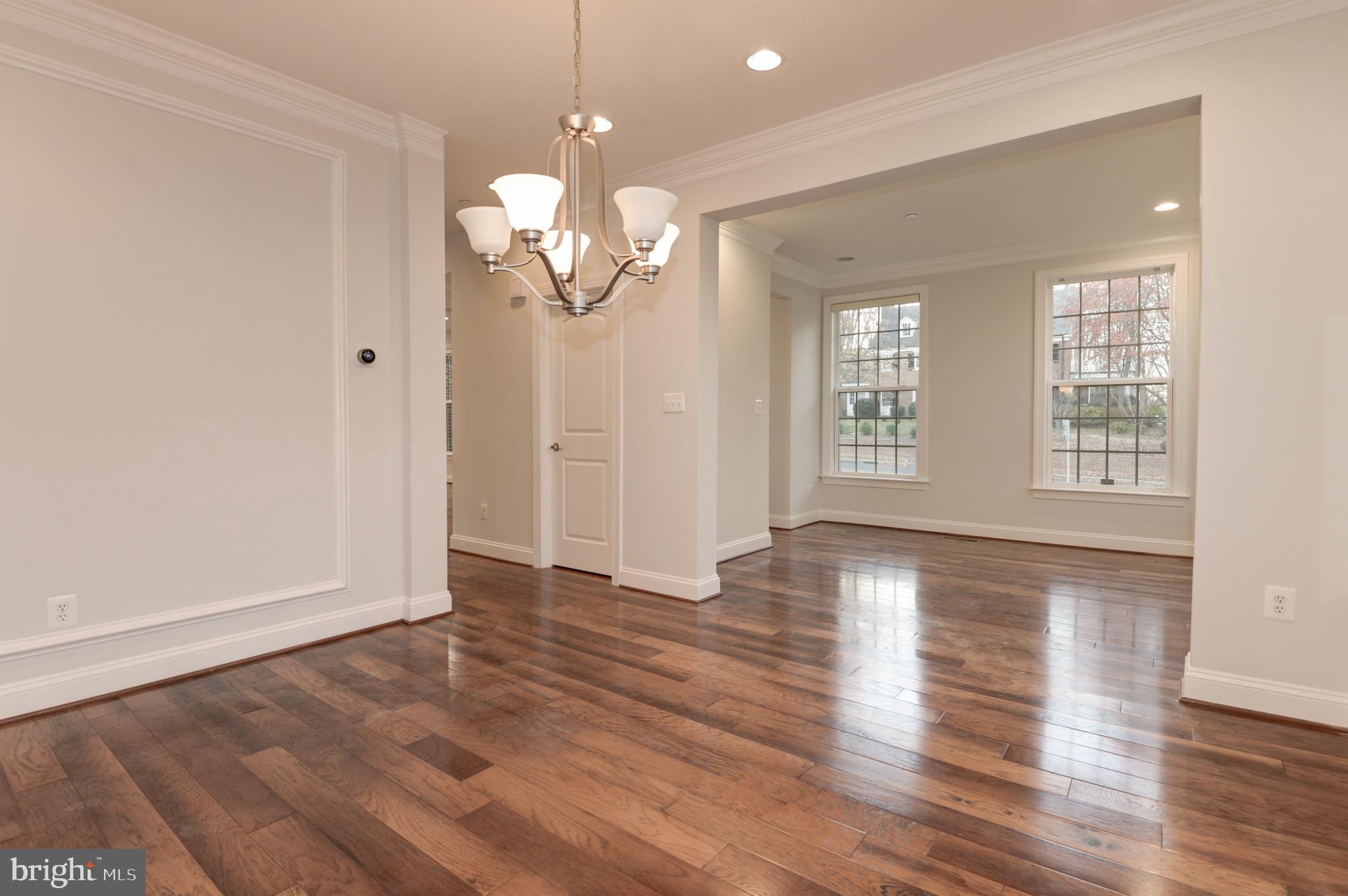 MADISON MEWS - Residential