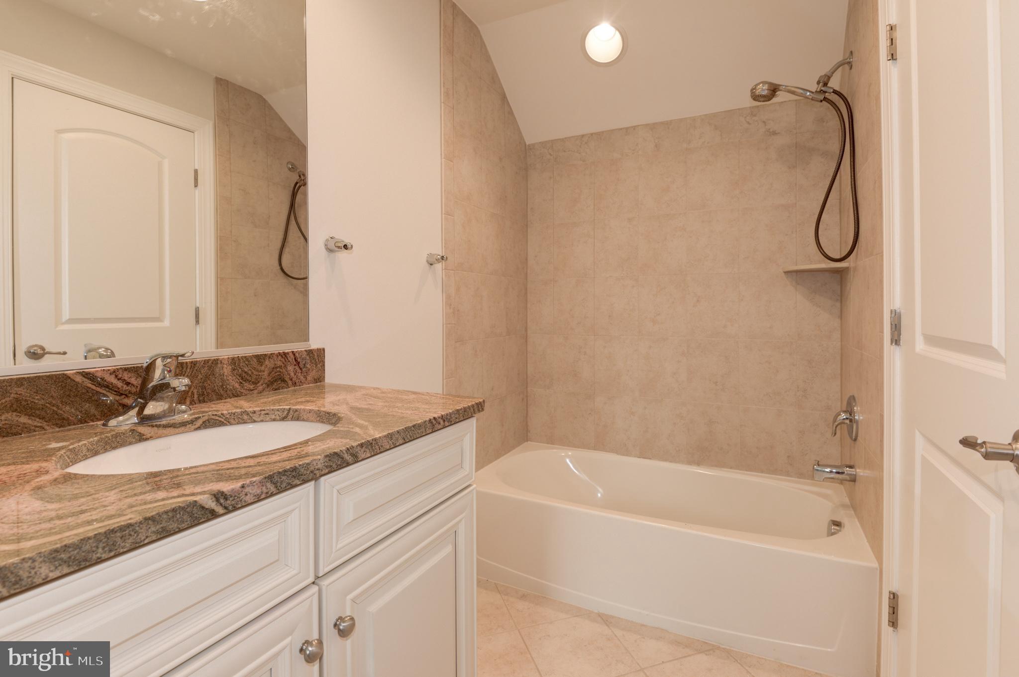 MADISON MEWS - Residential