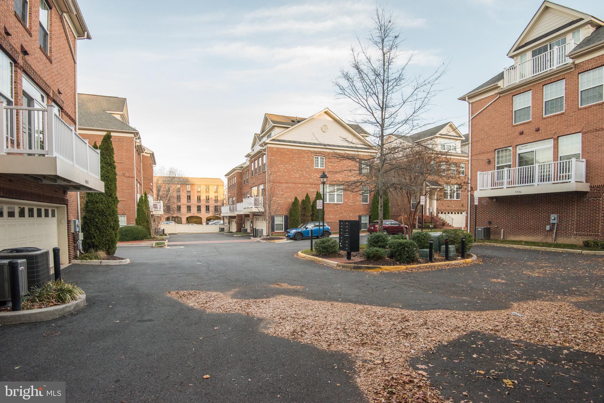 MADISON MEWS - Residential