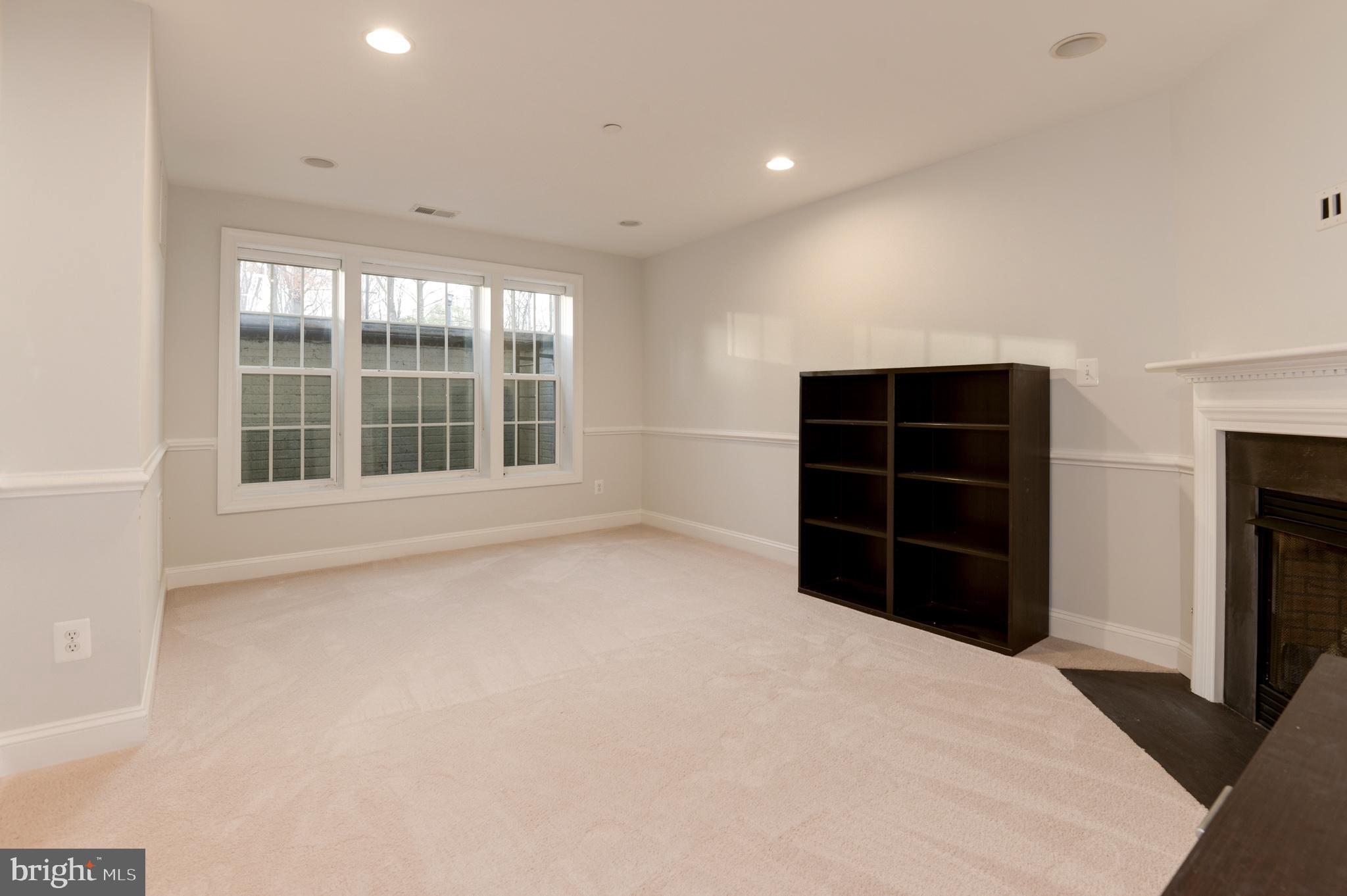 MADISON MEWS - Residential