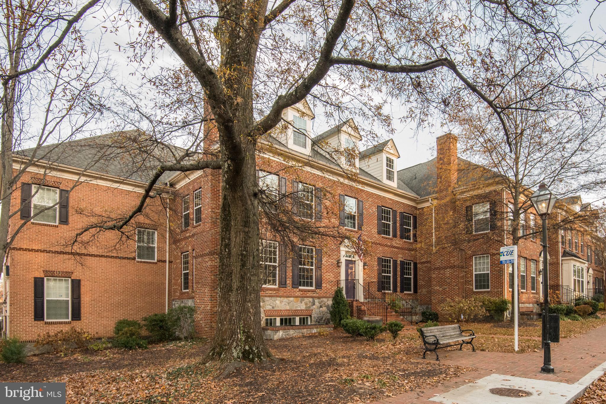 MADISON MEWS - Residential