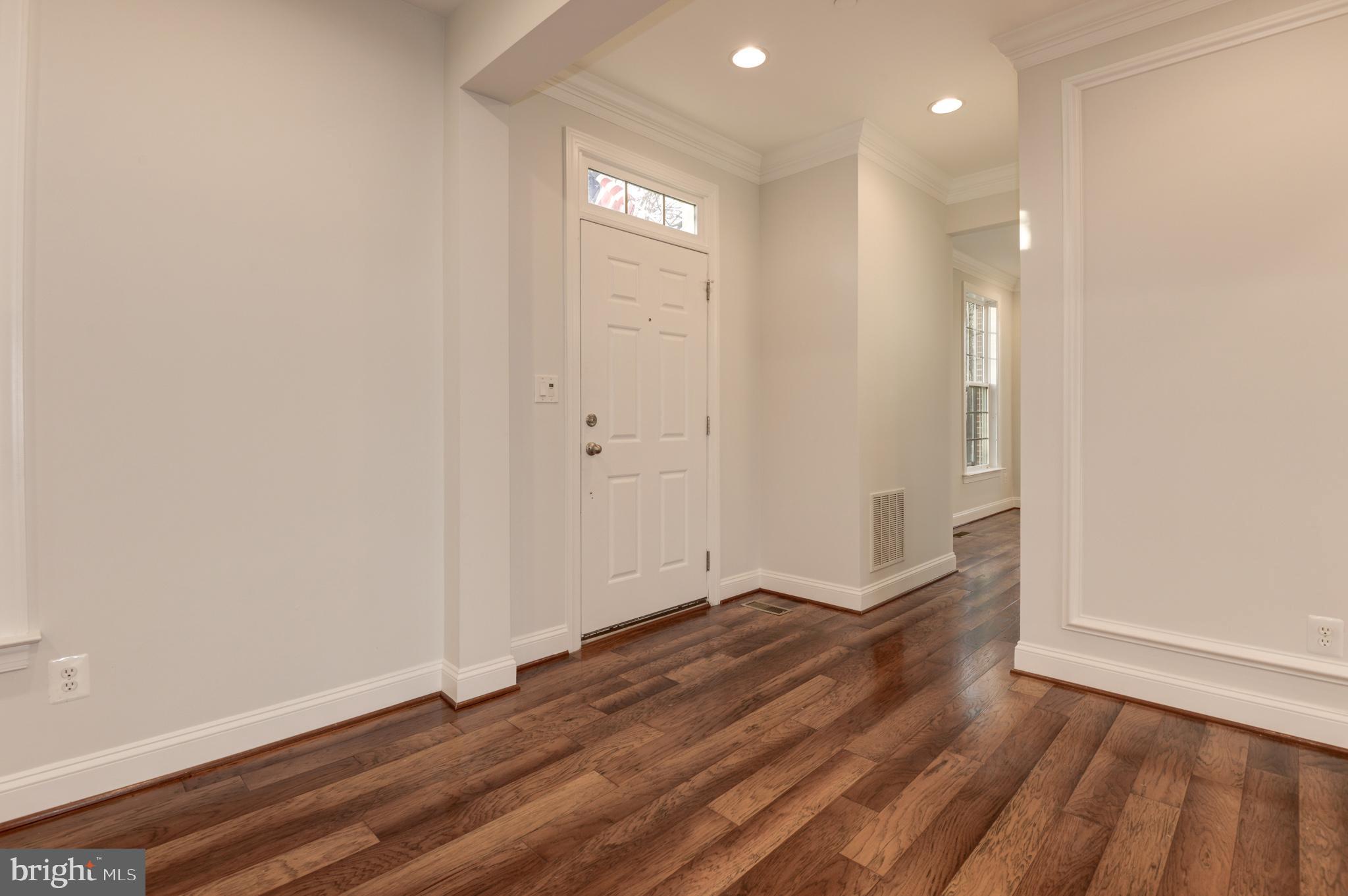 MADISON MEWS - Residential