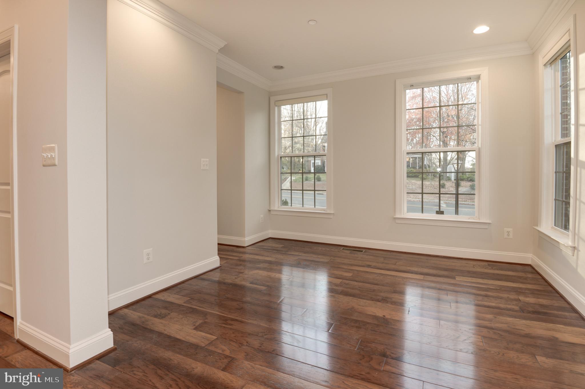 MADISON MEWS - Residential