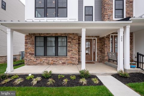 Photo of 304 Squire Drive, NEWTOWN SQUARE, PA 19073 (MLS # PADE2108646)