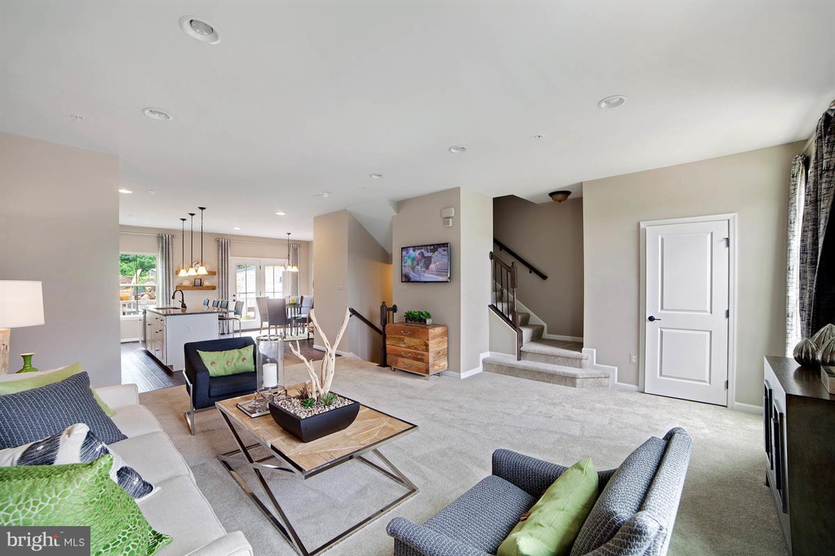 PONDVIEW - Residential