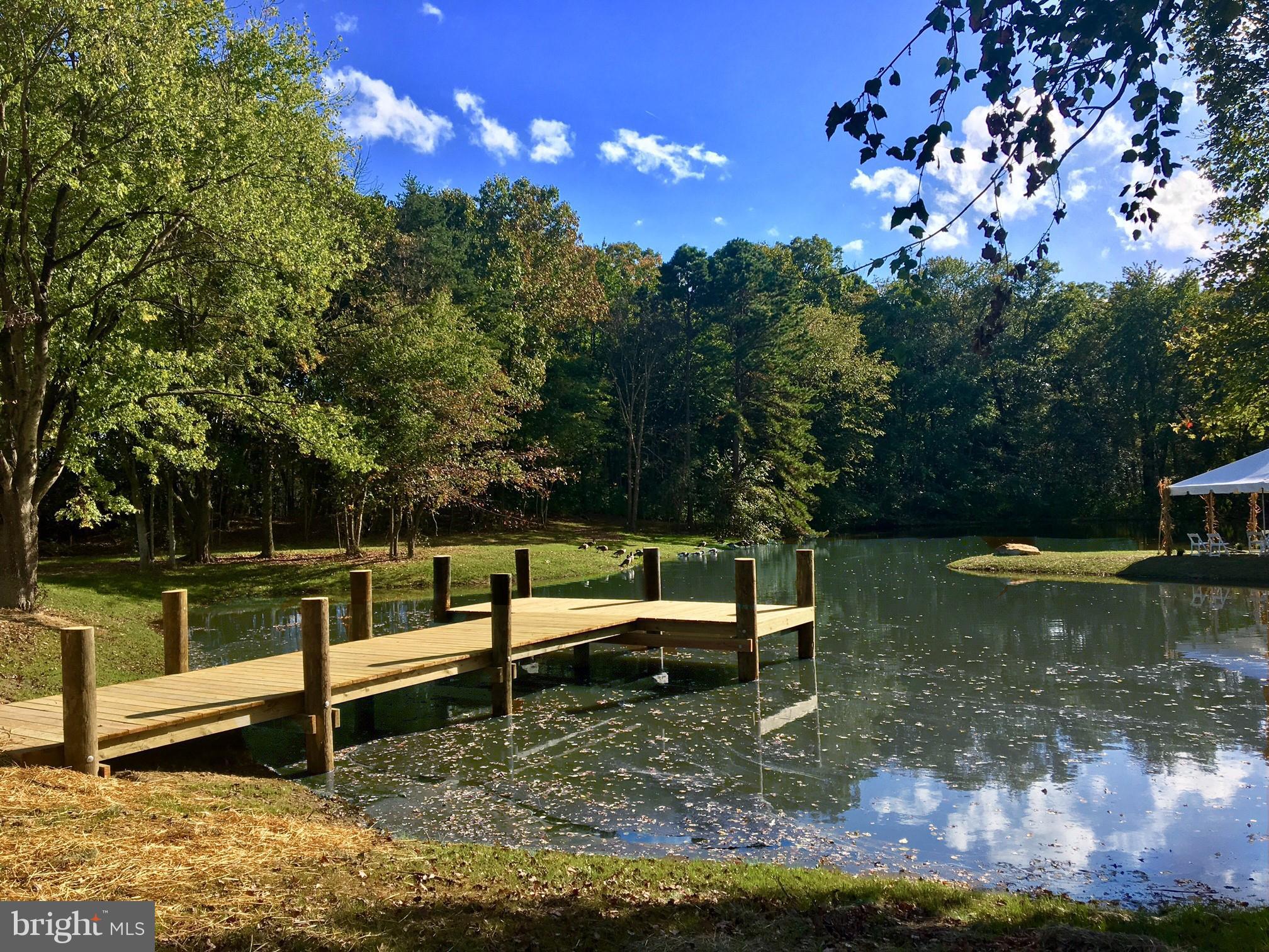 PONDVIEW - Residential