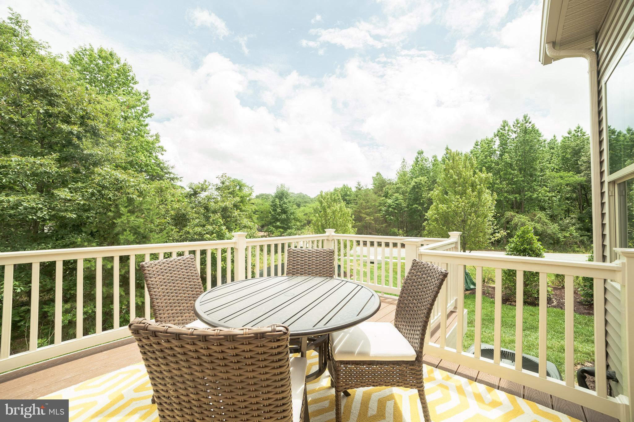 PONDVIEW - Residential