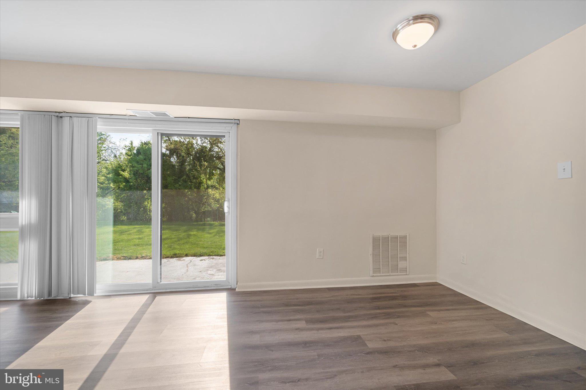 HUNTCREST - Residential