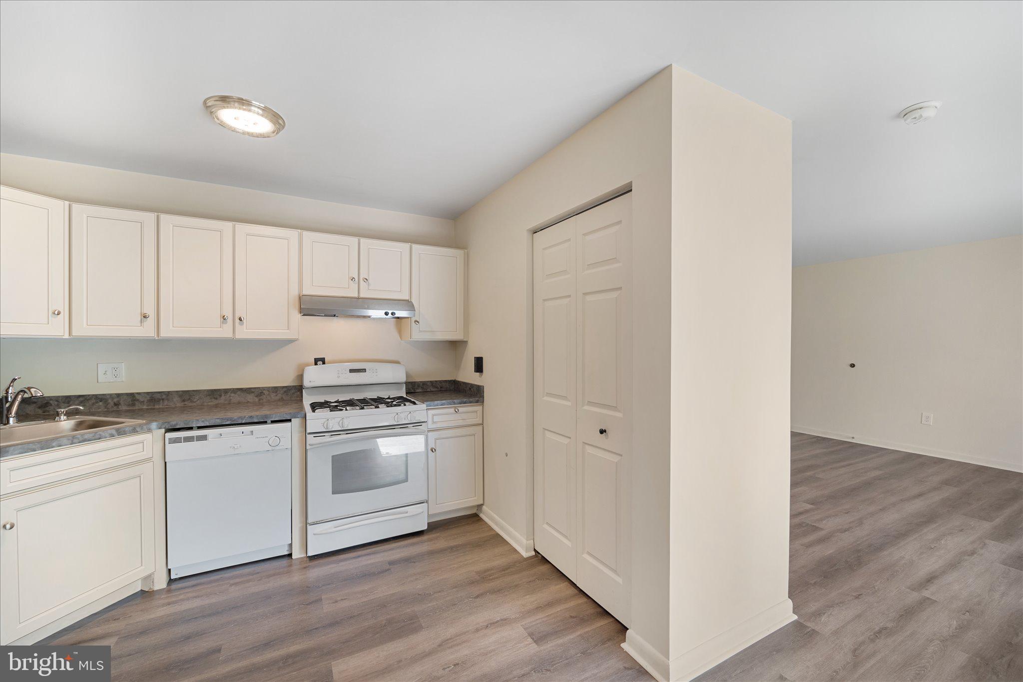 HUNTCREST - Residential