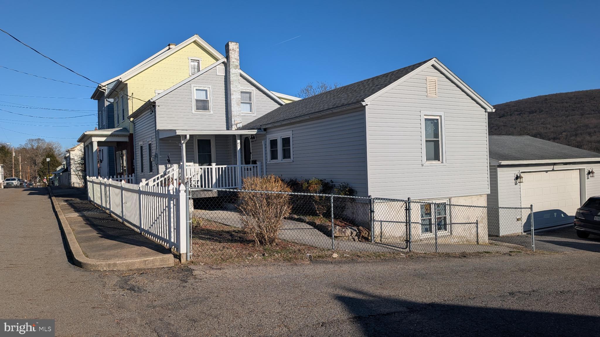 WILLIAMSTOWN - Residential