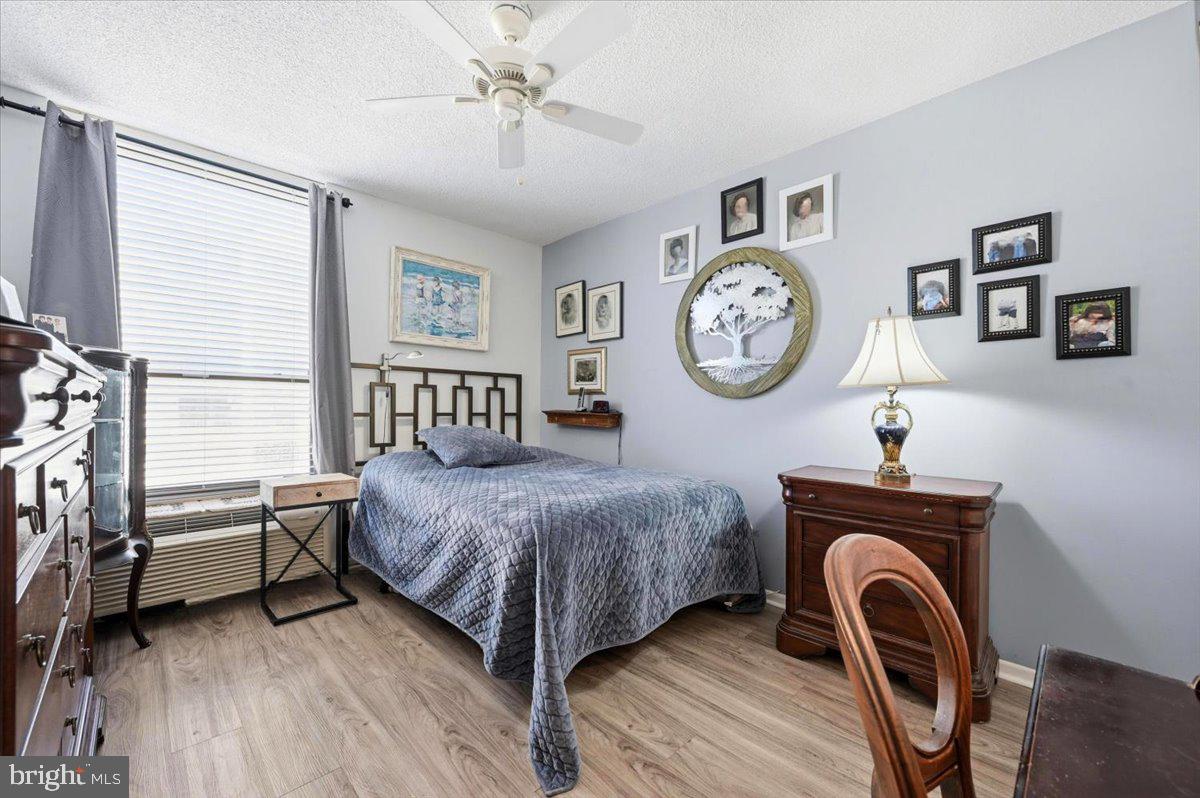 PLYMOUTH HILL - Residential