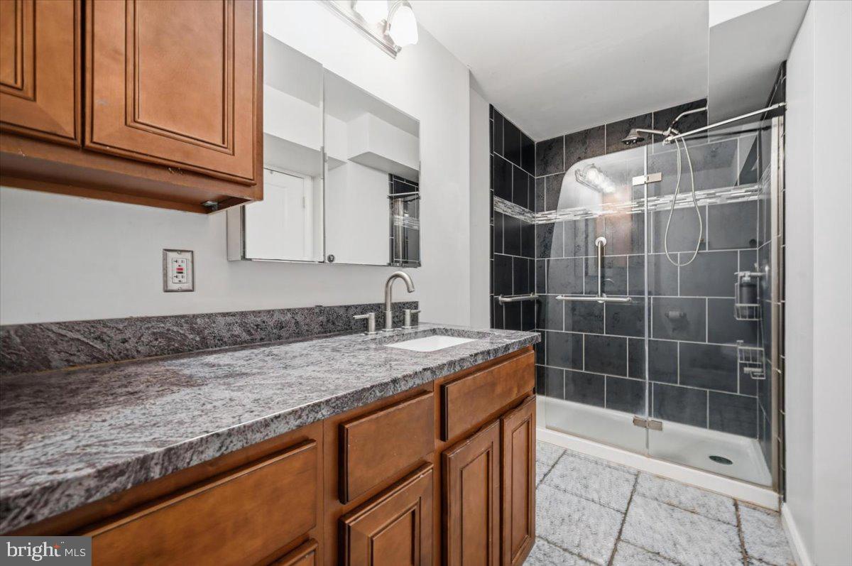 PLYMOUTH HILL - Residential