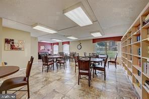 PLYMOUTH HILL - Residential