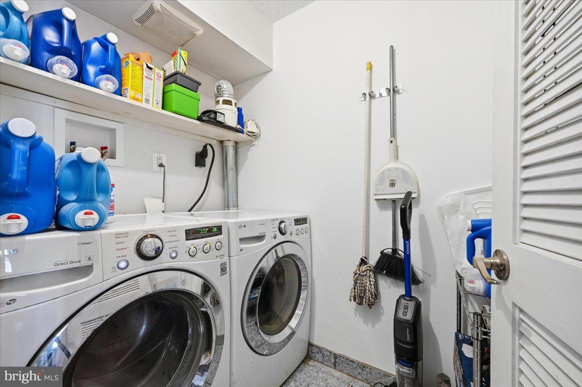 PLYMOUTH HILL - Residential