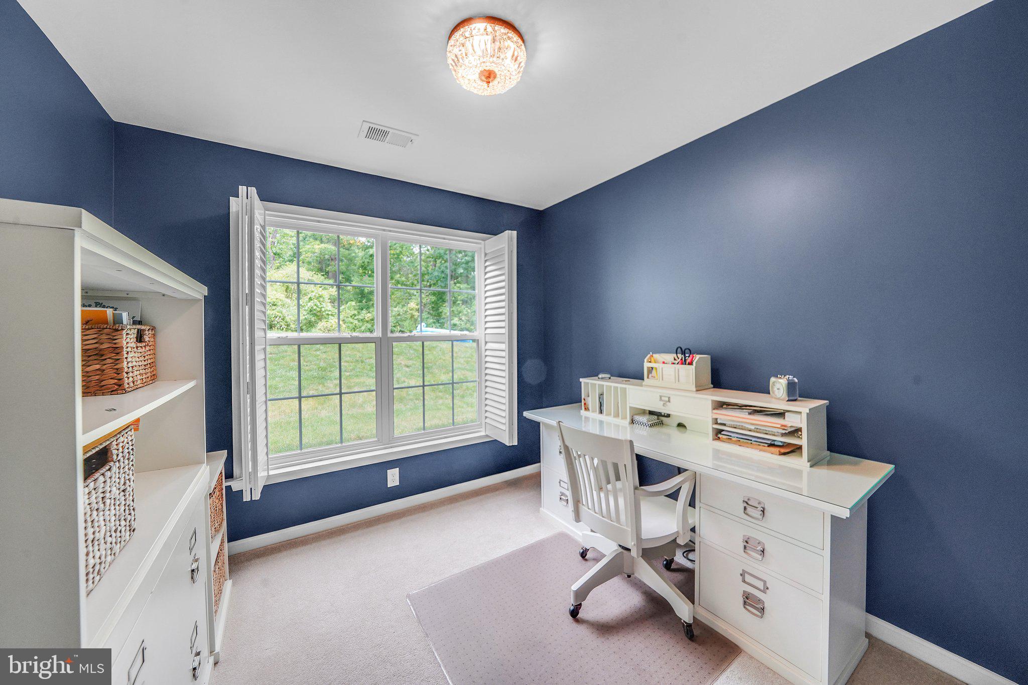 LONGFORD CROSSING - Residential