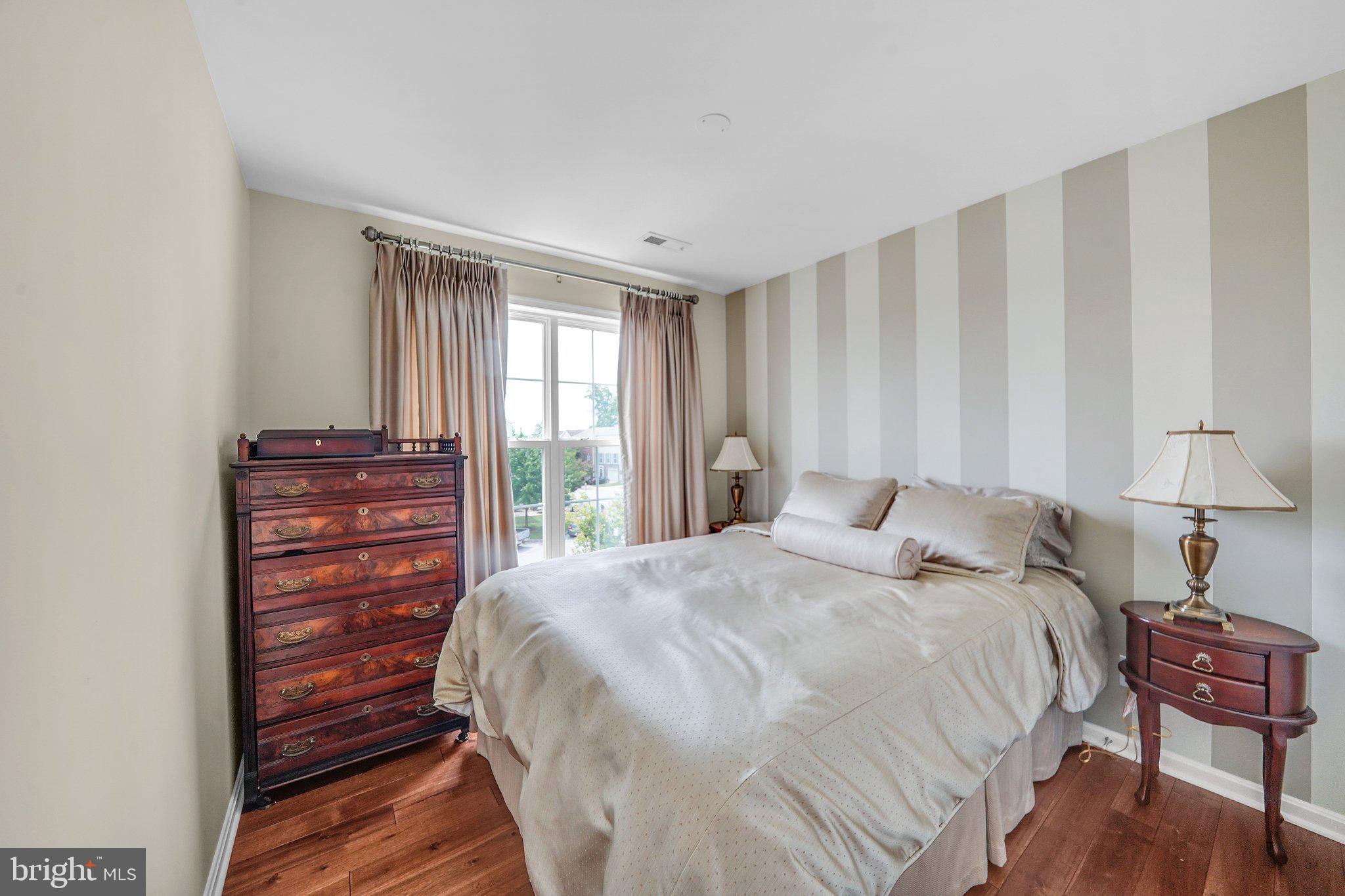 LONGFORD CROSSING - Residential