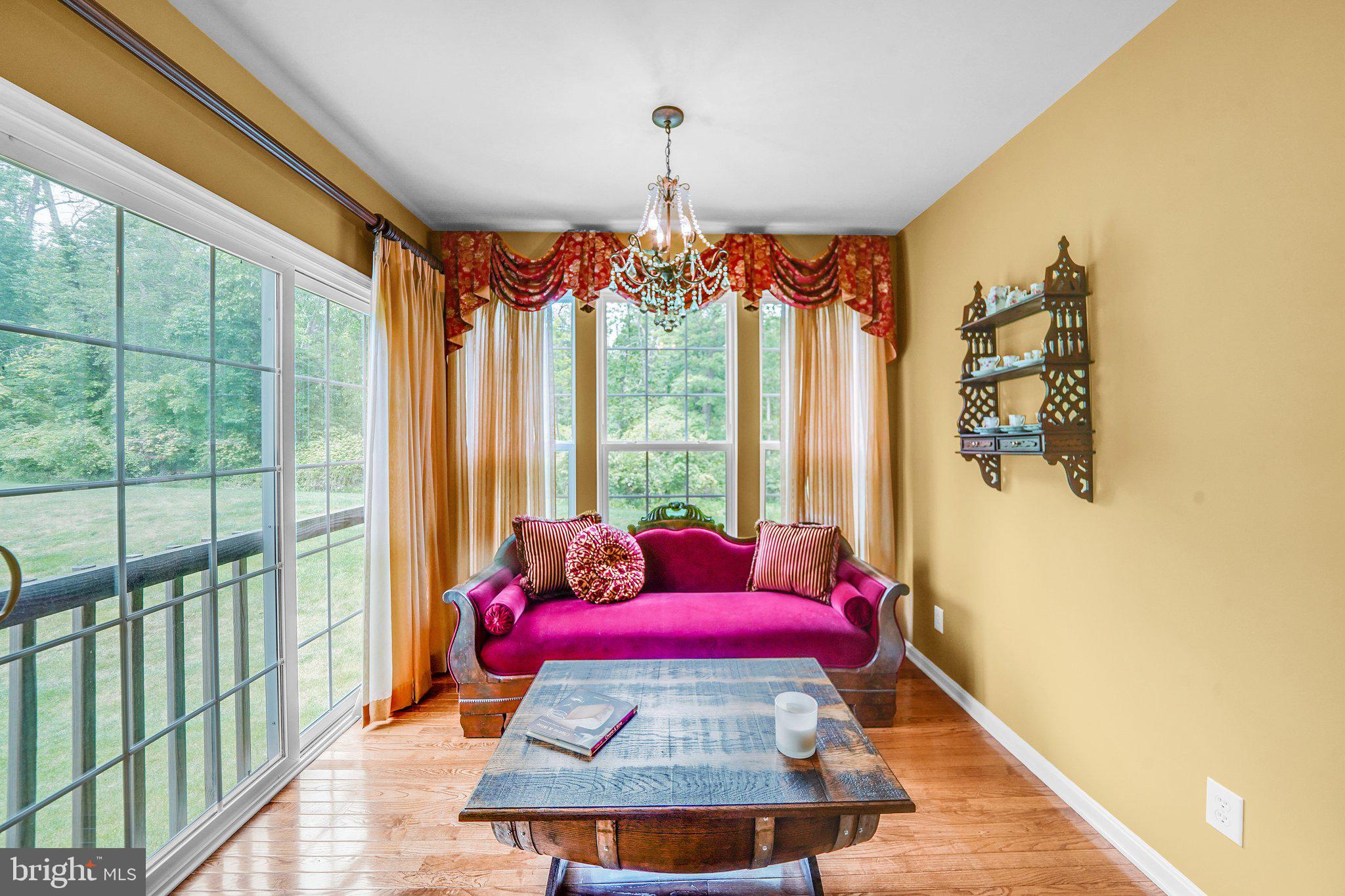 LONGFORD CROSSING - Residential