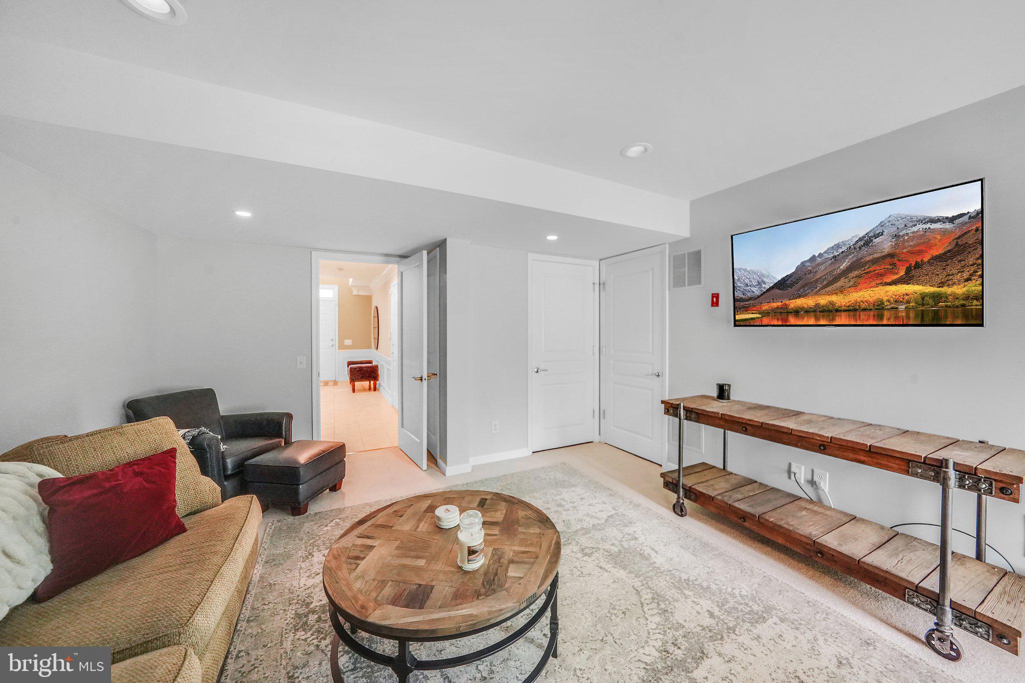 LONGFORD CROSSING - Residential