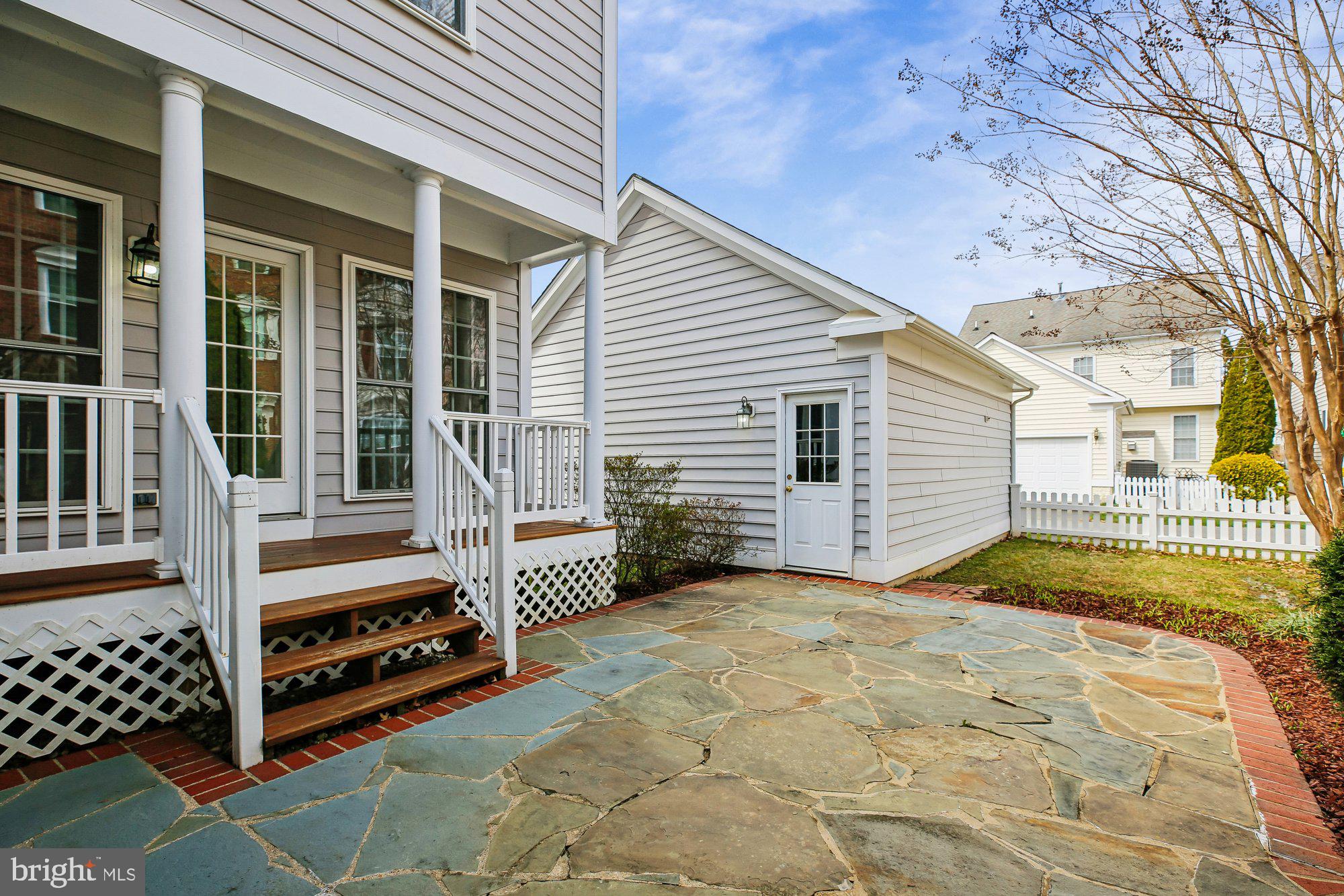 LAKELANDS - Residential