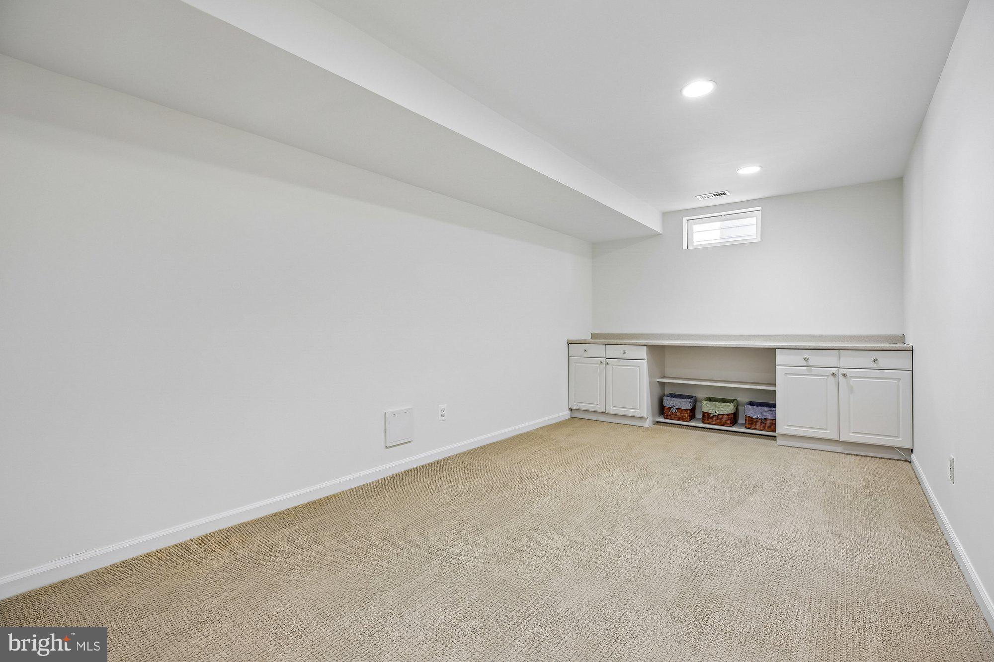 LAKELANDS - Residential