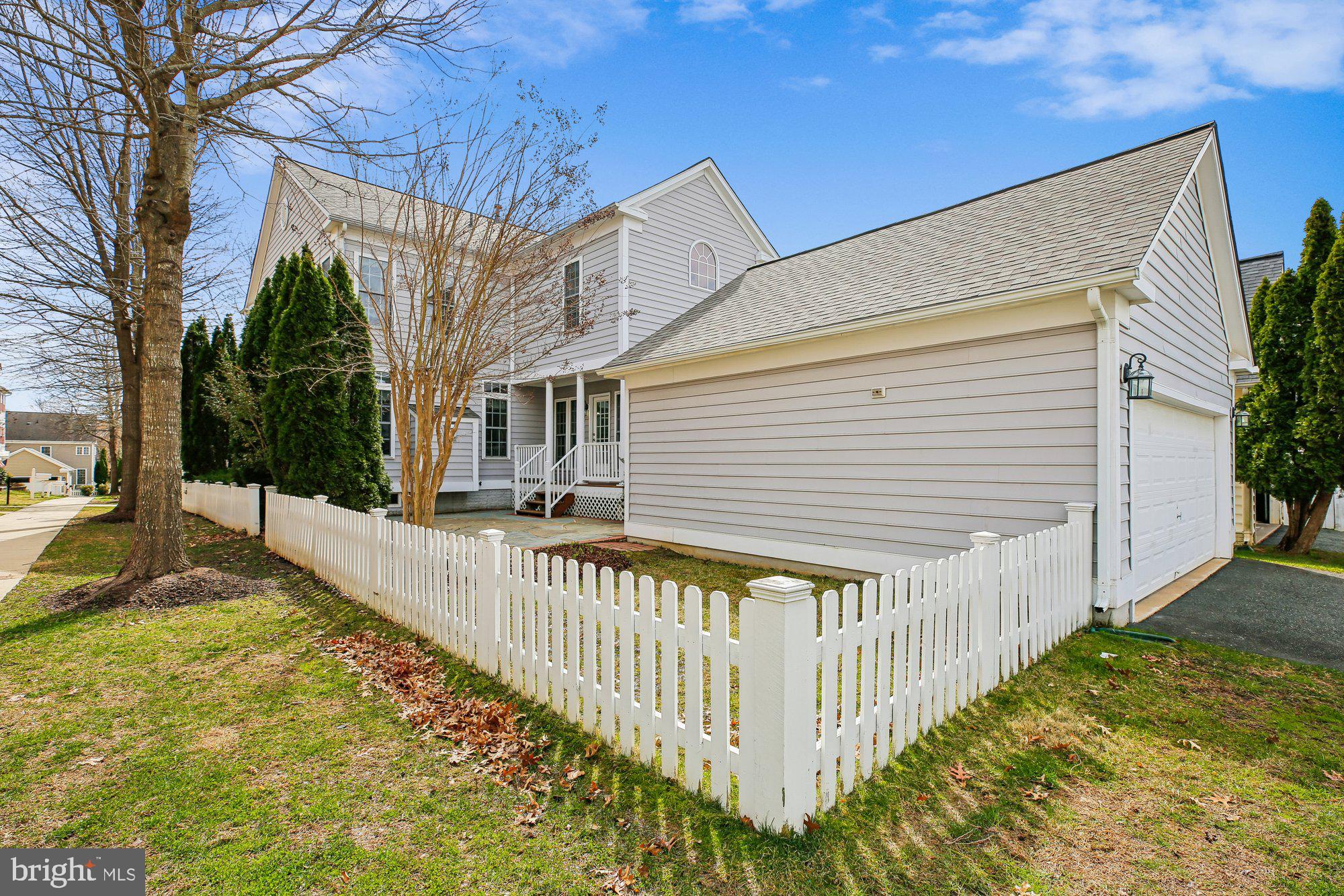 LAKELANDS - Residential